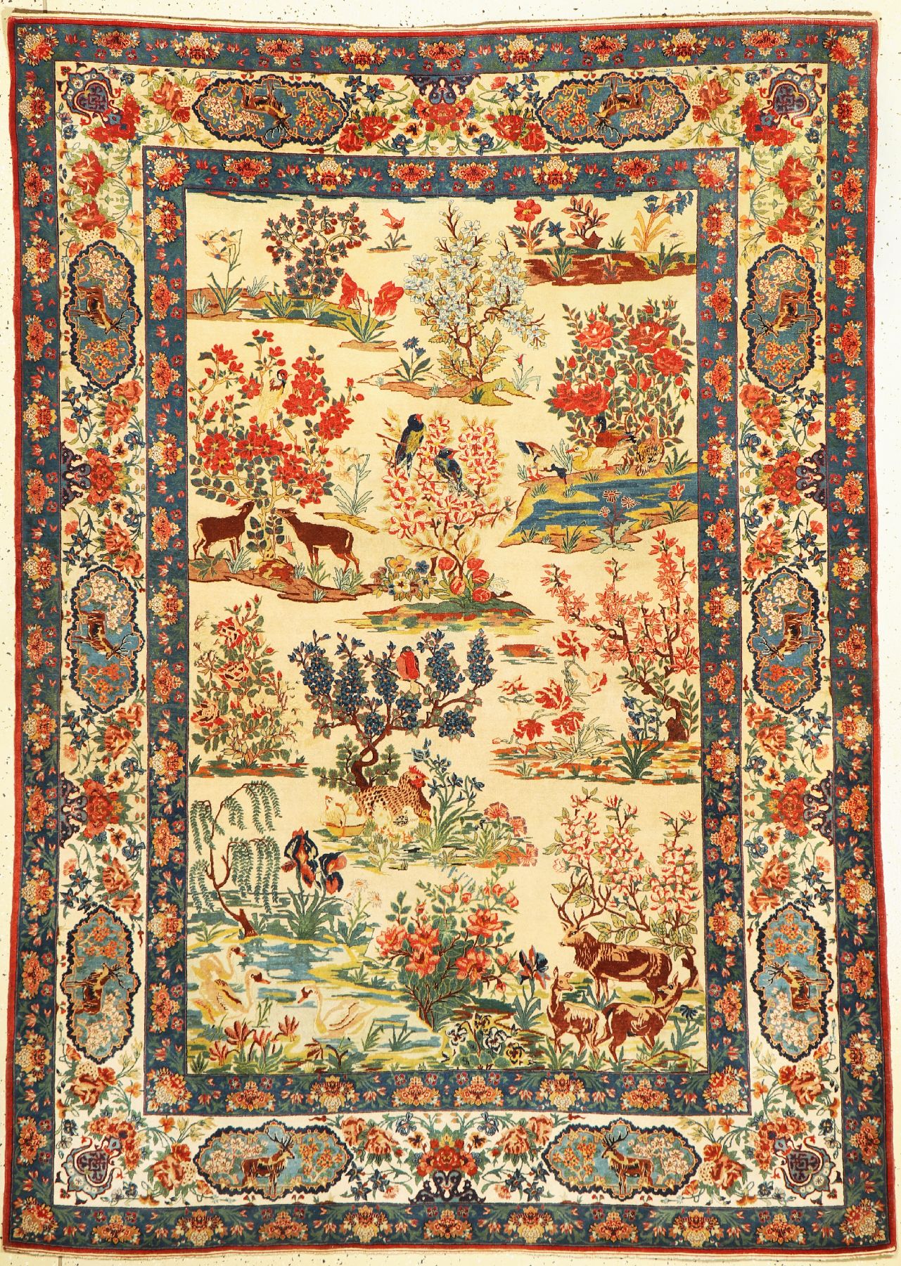 Seltener feiner Esfahan, (wohl Seyrafian), Persien, um 1930, Korkwolle geknüpft auf Baumwolle, ca. 220 x 155 cm, Diese hochfeine Auftragsarbeit mit ...
