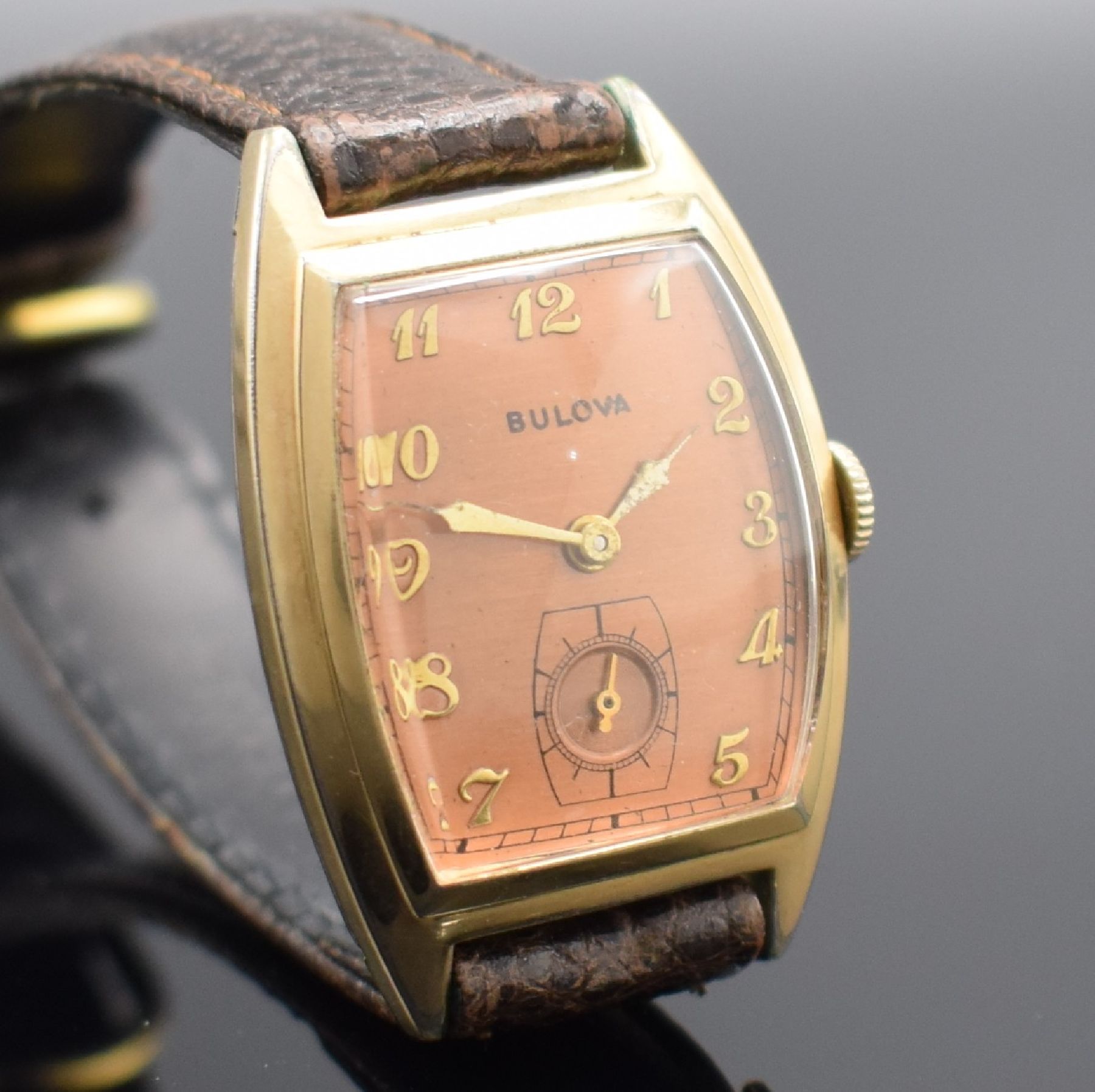 Detail d: LORD ELGIN, BULOVA, HAMILTON 3 Armbanduhren, USA um 1940, Handaufzug, 1.) Lord Elgin in GG 585/000, Kal. 559, M. ca. 27 x 20 mm, Überh. fäll., EZ ...