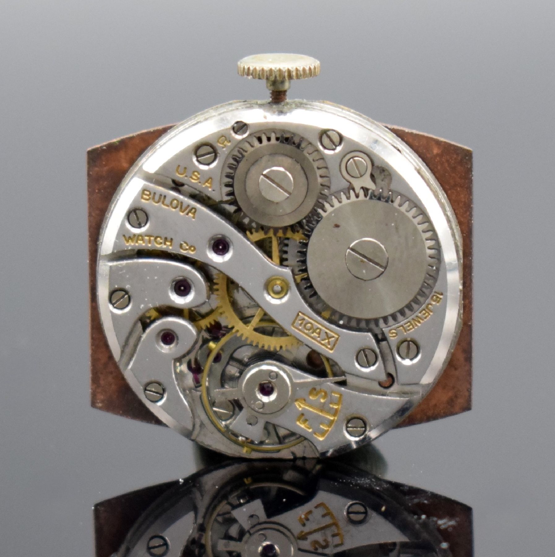Detail h: LORD ELGIN, BULOVA, HAMILTON 3 Armbanduhren, USA um 1940, Handaufzug, 1.) Lord Elgin in GG 585/000, Kal. 559, M. ca. 27 x 20 mm, Überh. fäll., EZ ...