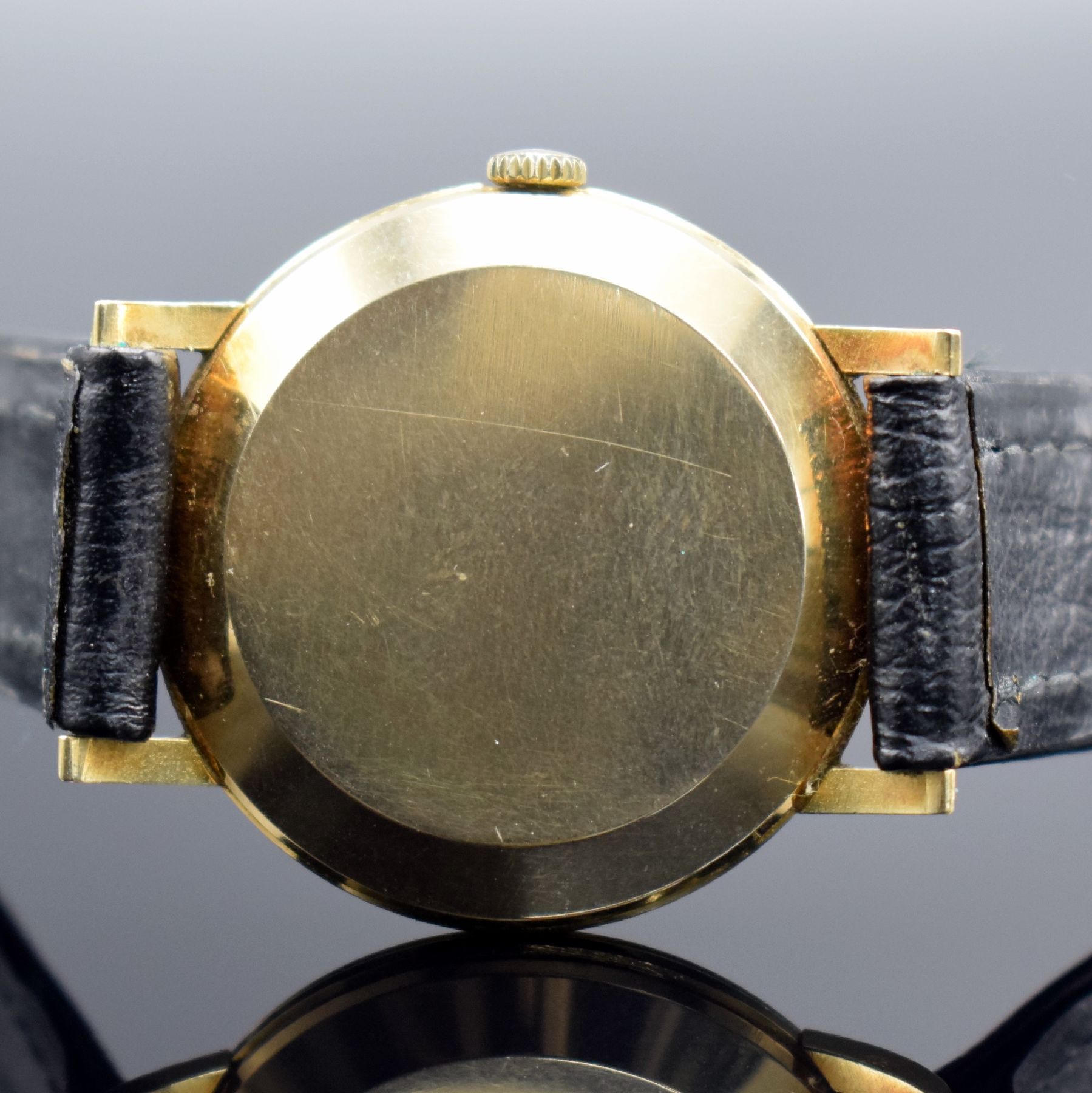 Detail f: ALPINA Herrenarmbanduhr in GG 585/000, Schweiz um 1960, Handaufzug, 3-teil. Gehäuse, Boden & Glasrand aufgedr., gold. Zifferbl. m. aufges. ...
