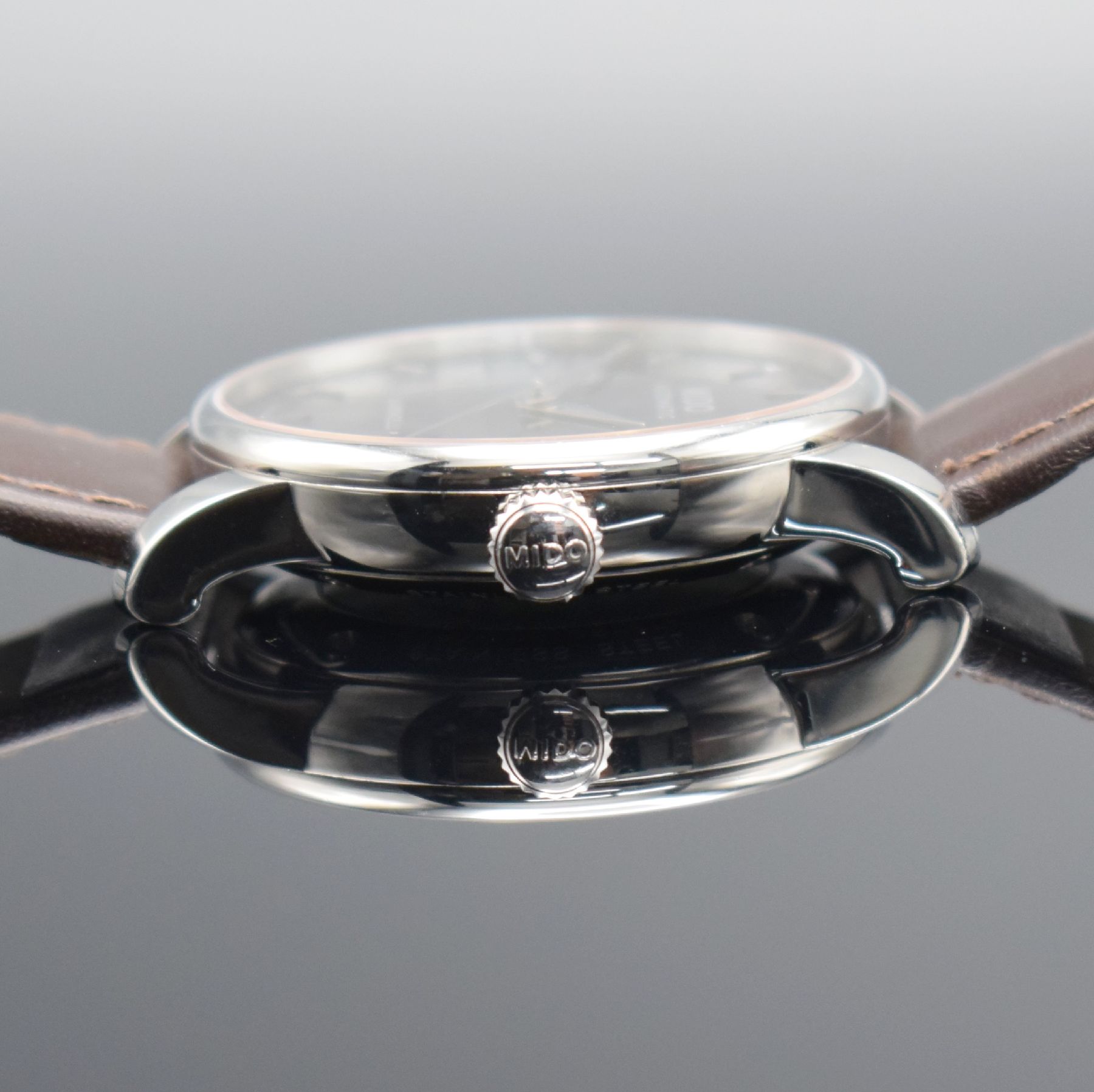 Detail d: MIDO Baroncelli Herrenarmbanduhr, Schweiz um 2015, Automatik, Ref. 8600, beids. vergl. Geh. in Edelstahl, Boden 4-fach verschr., schwarzes Zifferbl. ...