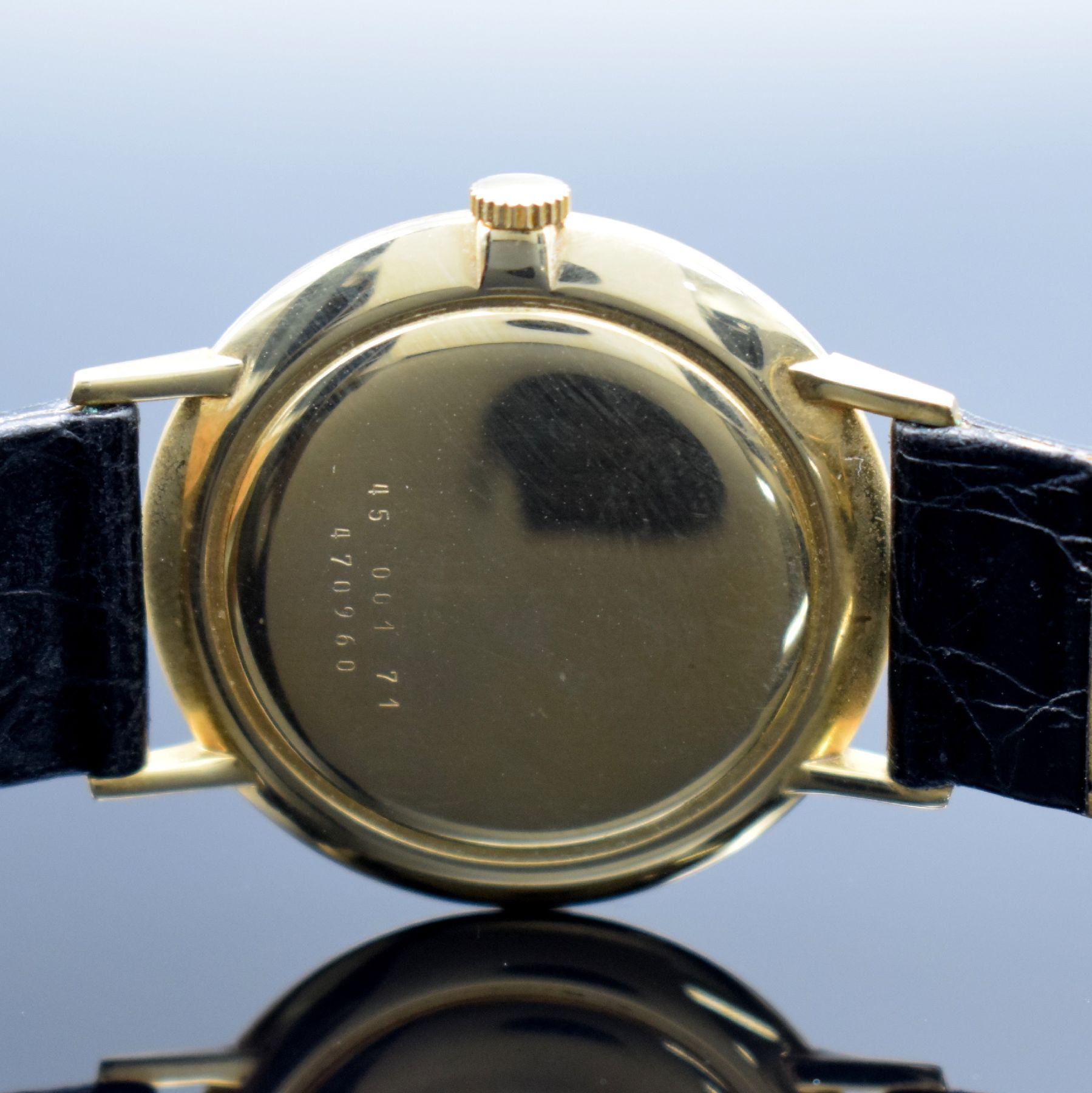 Detail g: DOXA 3 Herrenarmbanduhren, Schweiz um 1960, Handaufzug, 1.) GG 585/000, Kal. 45, 17 St., Feinreg., D. ca. 34,5 mm, EZ 2-3, 2.) Edelstahl, Kal. 103, ...
