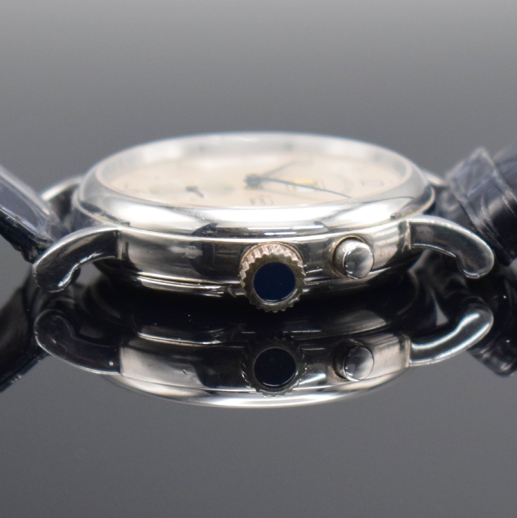 Detail d: COMOR Grande Date limitierte Herrenarmbanduhr, Schweiz um 2005, Handaufzug, auf 299 Stück limitiertes Sondermodell in Sterlingsilber, ...