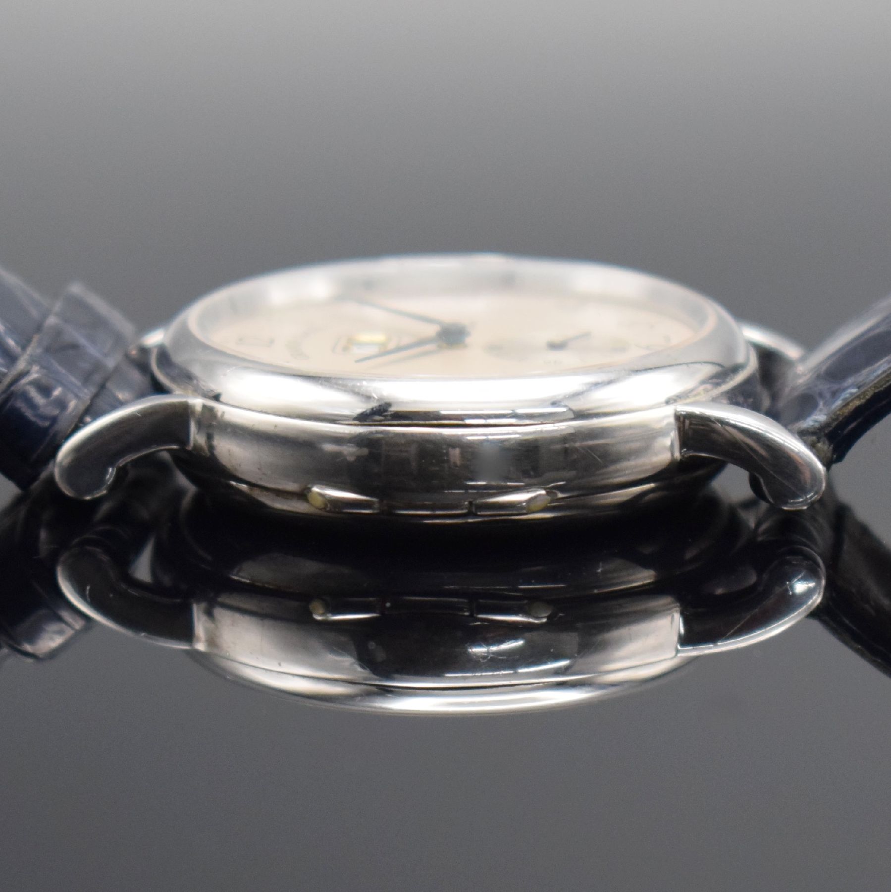 Detail e: COMOR Grande Date limitierte Herrenarmbanduhr, Schweiz um 2005, Handaufzug, auf 299 Stück limitiertes Sondermodell in Sterlingsilber, ...
