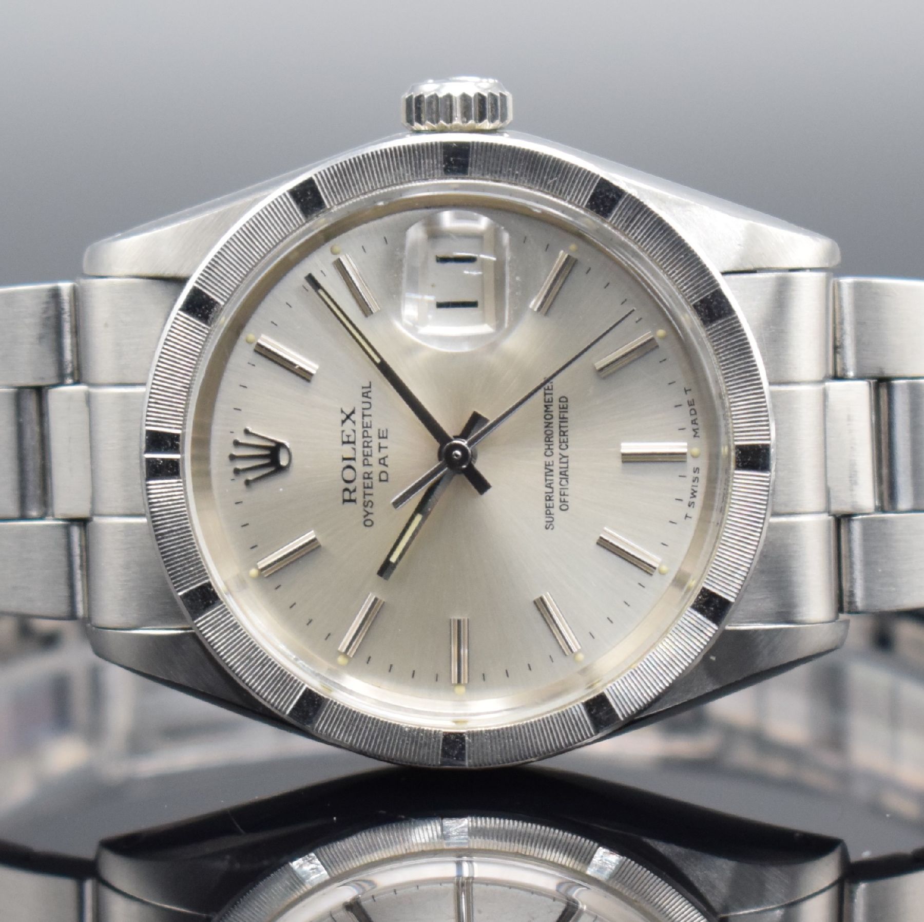 Detail a: ROLEX Date Oyster Perpetual Herrenarmbanduhr Referenz 1501, Schweiz lt. Bodengravur I. Quartal 1970, Automatik, Edelstahlgeh. inkl gefaltetem ...