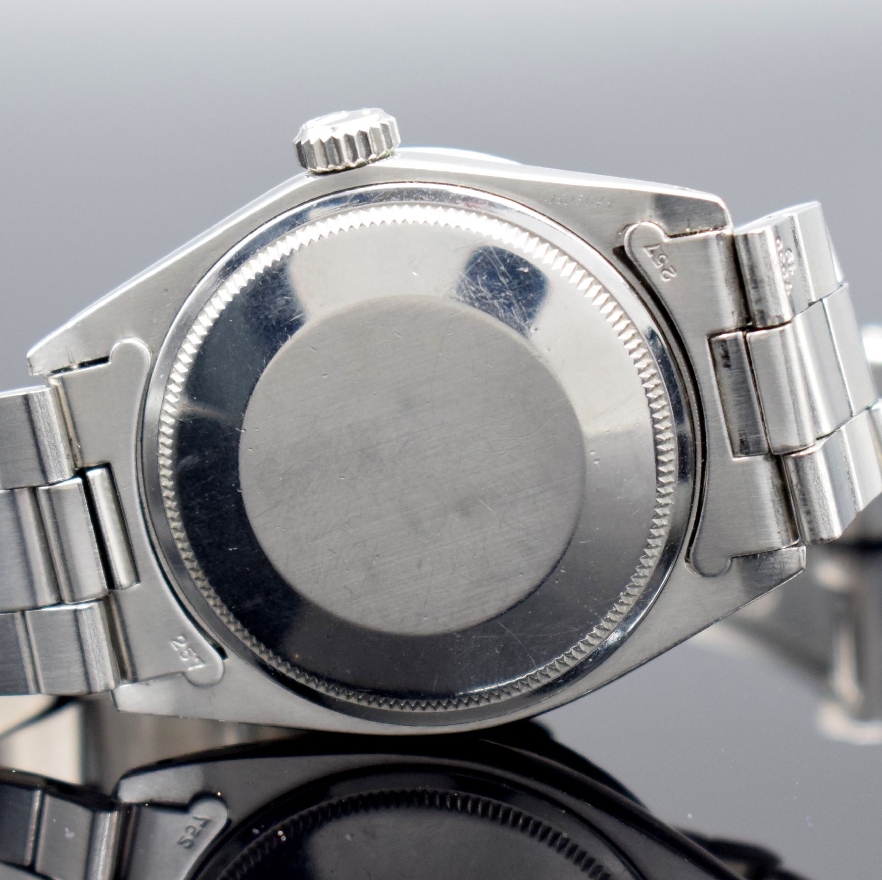 Detail h: ROLEX Date Oyster Perpetual Herrenarmbanduhr Referenz 1501, Schweiz lt. Bodengravur I. Quartal 1970, Automatik, Edelstahlgeh. inkl gefaltetem ...