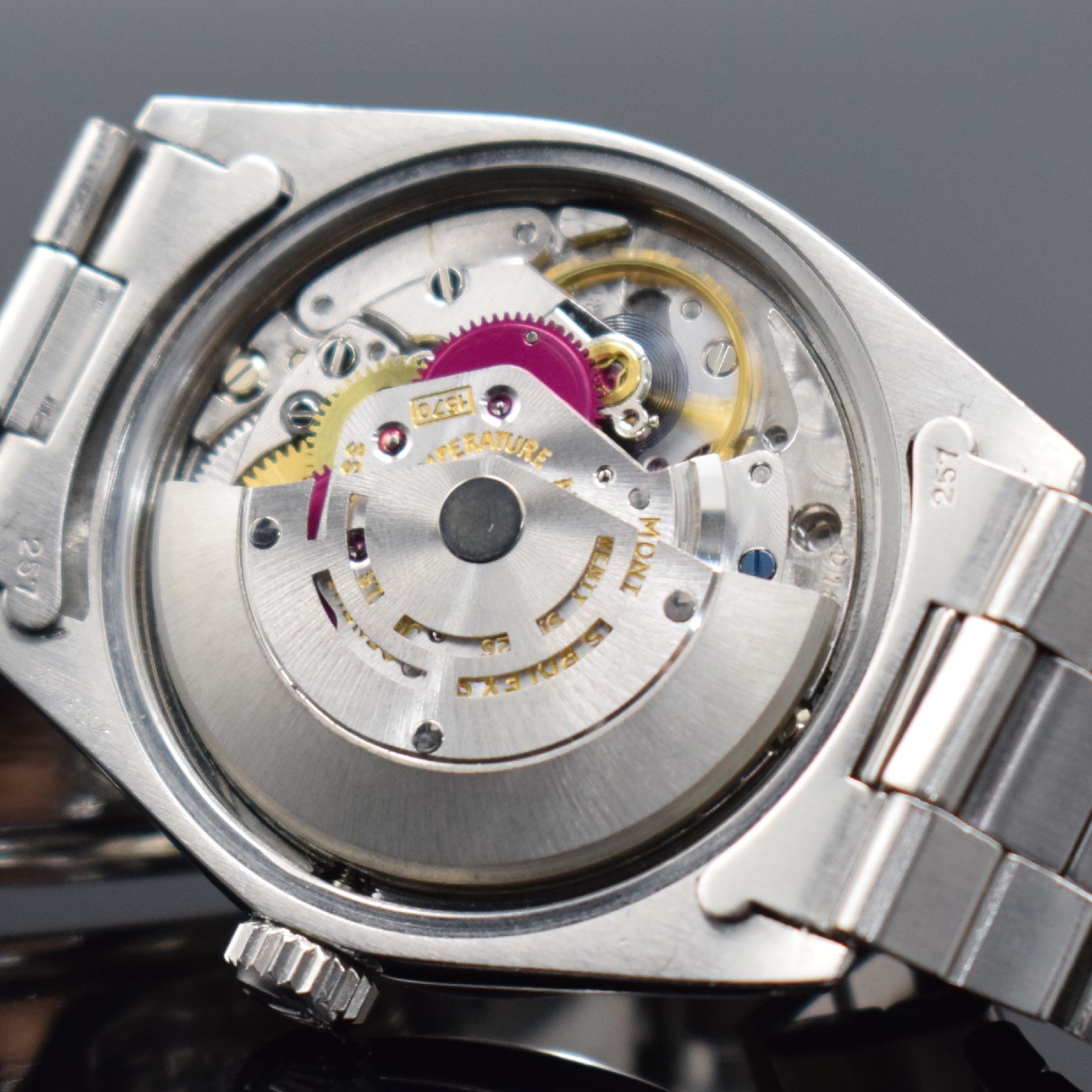 Detail j: ROLEX Date Oyster Perpetual Herrenarmbanduhr Referenz 1501, Schweiz lt. Bodengravur I. Quartal 1970, Automatik, Edelstahlgeh. inkl gefaltetem ...