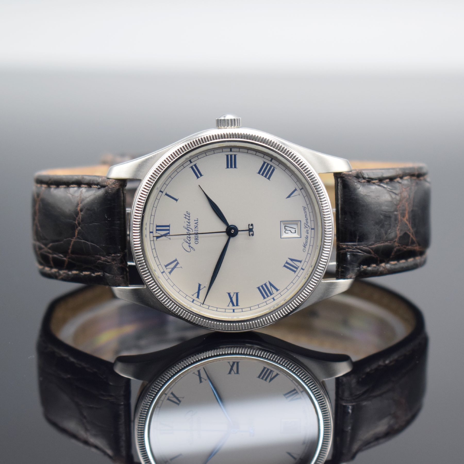 GLASHÜTTE Original Klassik Herrenarmbanduhr mit Kaliber 12-50, Deutschland um 1995, Handaufzug, beids. vergl. Gehäuse in Stahl, Boden aufgedr., ...