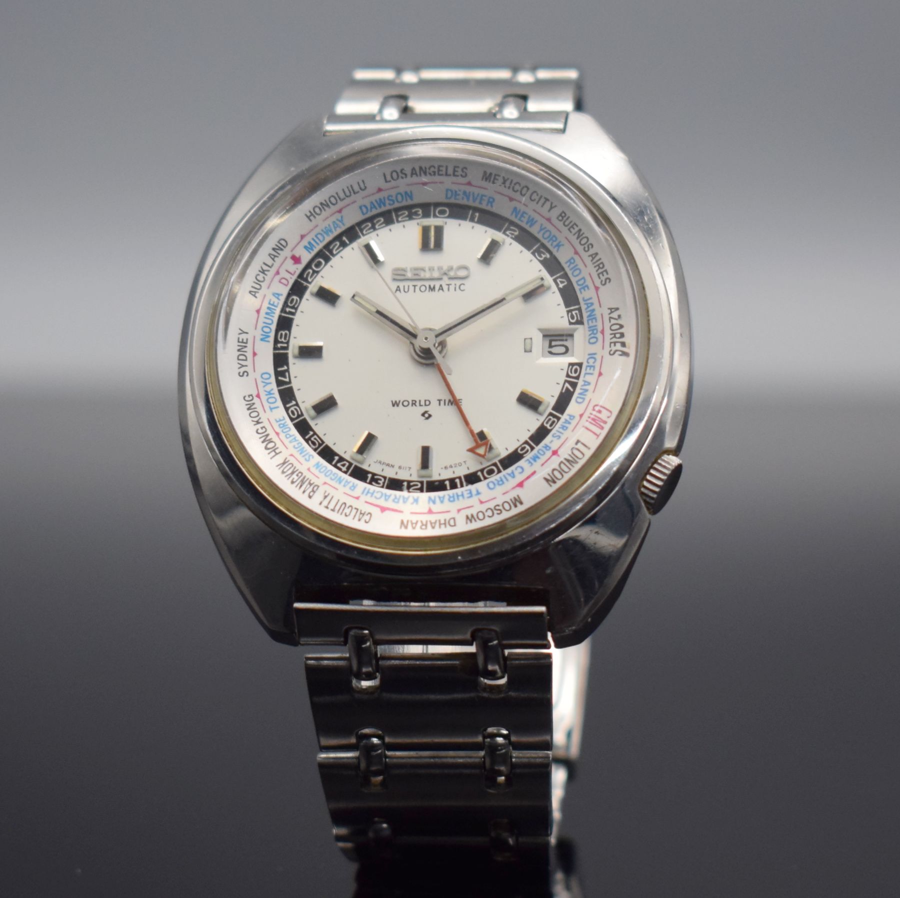 Detail b: SEIKO World Time seltene Herrenarmbanduhr mit Weltzeitanzeige in Stahl/Stahlband, Japan um 1970, Automatik, verschr. Geh. Ref. 6117- 6400, ...