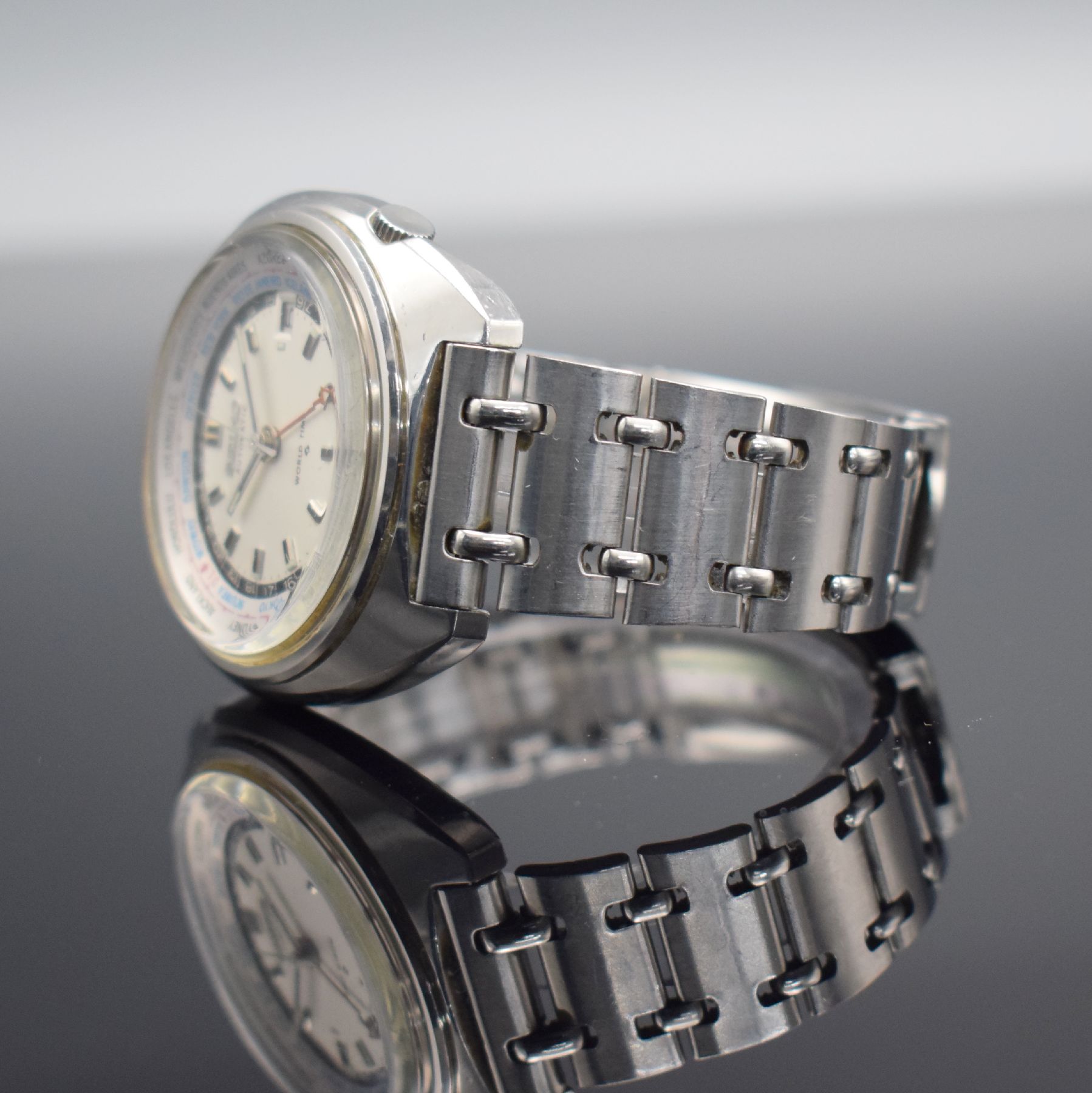 Detail e: SEIKO World Time seltene Herrenarmbanduhr mit Weltzeitanzeige in Stahl/Stahlband, Japan um 1970, Automatik, verschr. Geh. Ref. 6117- 6400, ...