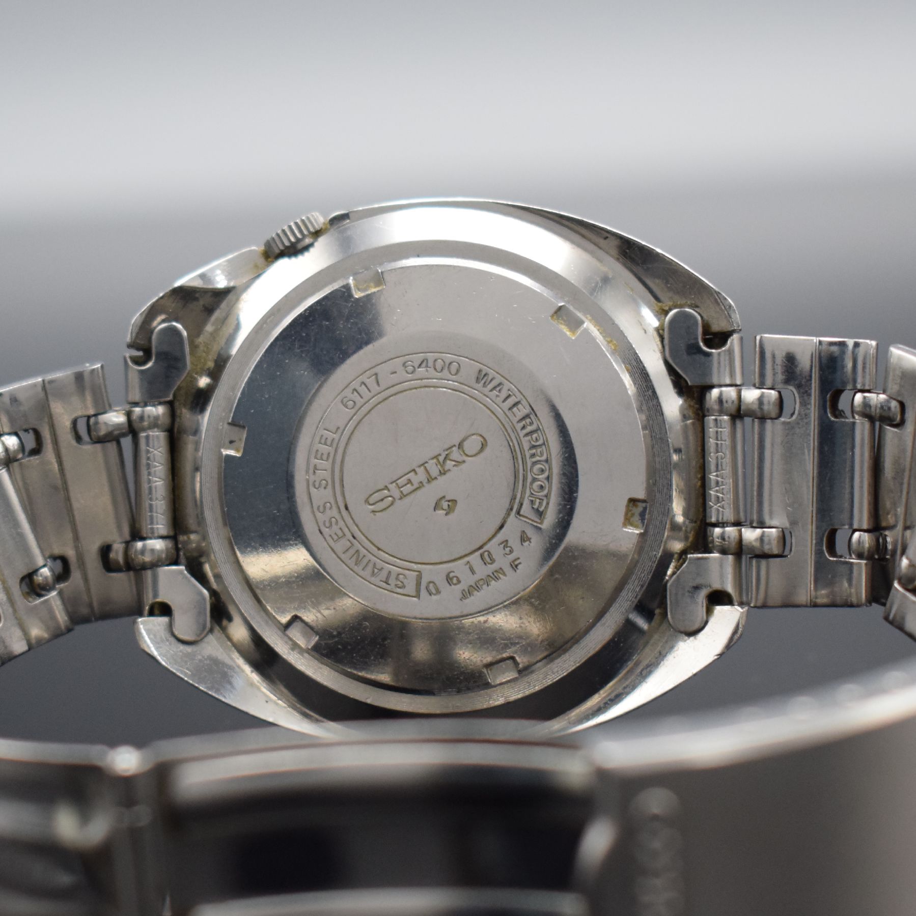 Detail g: SEIKO World Time seltene Herrenarmbanduhr mit Weltzeitanzeige in Stahl/Stahlband, Japan um 1970, Automatik, verschr. Geh. Ref. 6117- 6400, ...