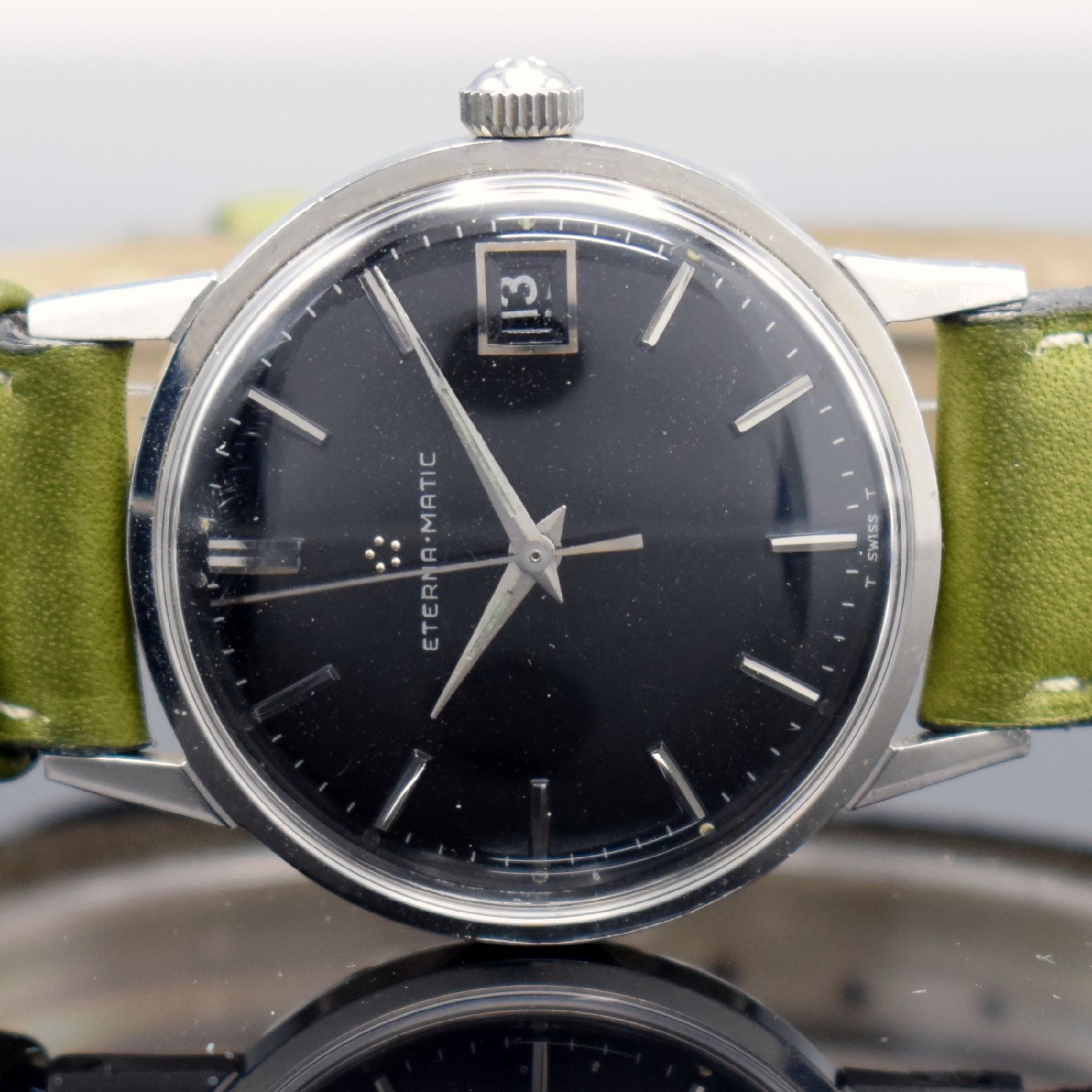 Detail c: ETERNA-MATIC 2 Armbanduhren mit schwarzem Zifferblatt in Stahl, Schweiz um 1950/1960, Automatik, verschr. Geh., orig. Kronen, Zifferblätter m. silb. ...
