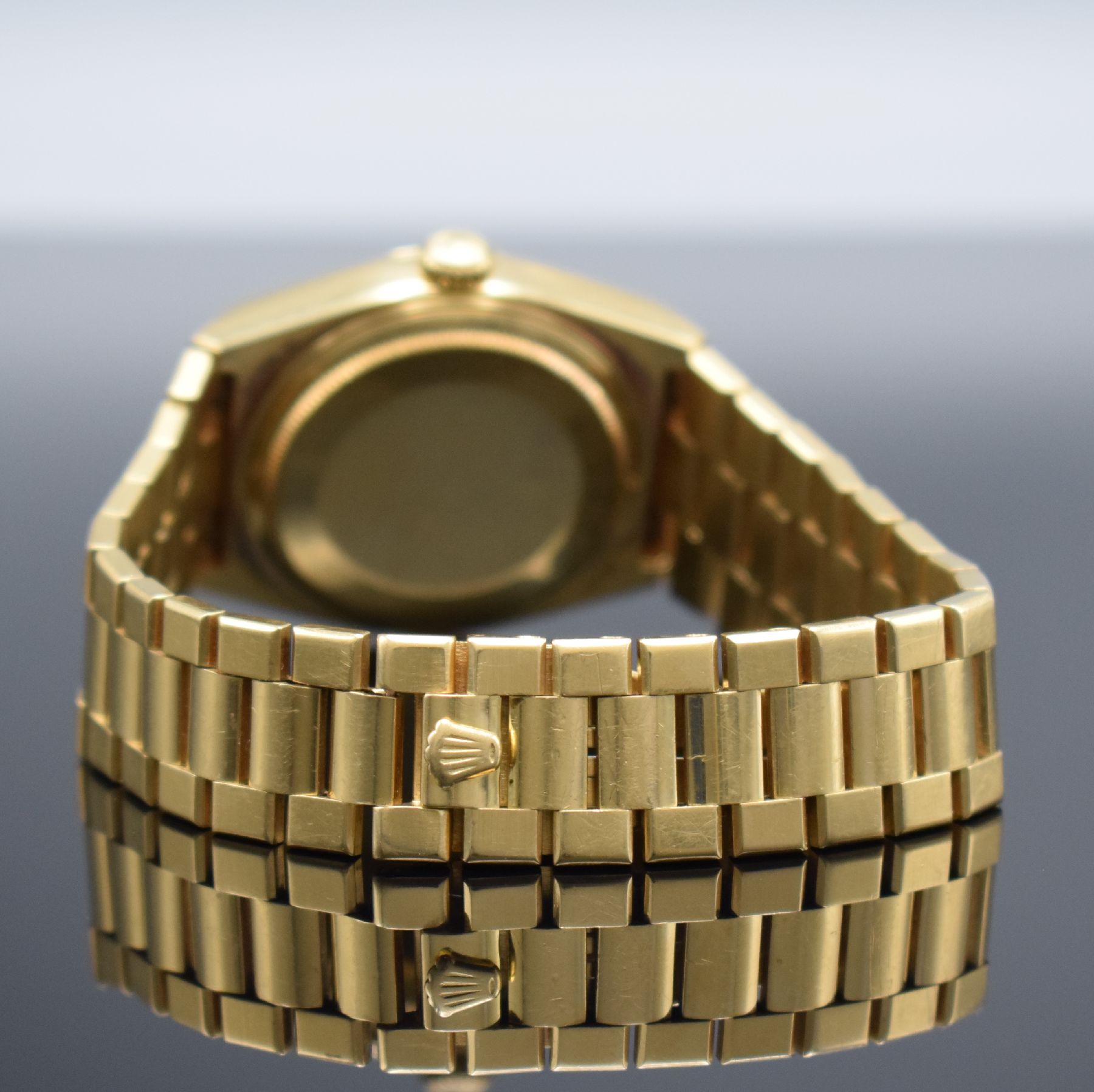 Detail d: ROLEX Oysterquartz Day Date in GG 750/000 mit seltenem Wurzelholz Zifferblatt, Box & LC 100 Papieren Referenz 19018, Schweiz lt. orig. Papier ...