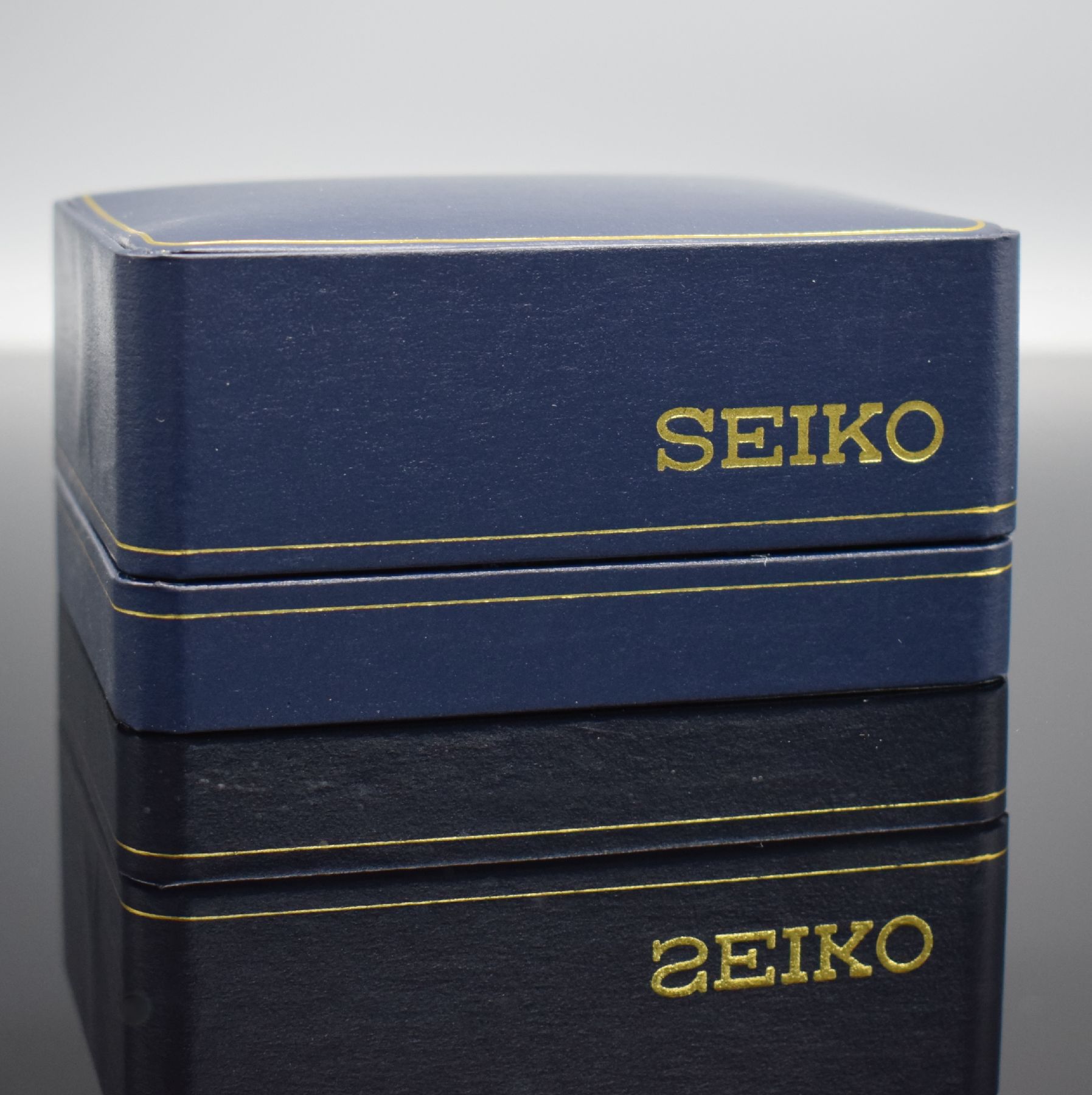Detail m: SEIKO Schaltradchronograph in Stahl/Stahlband, Japan um 1975, Automatik, verschr. Geh. Ref. 6139-6002, plan-konkaves Mineralglas, rot-blaue ...