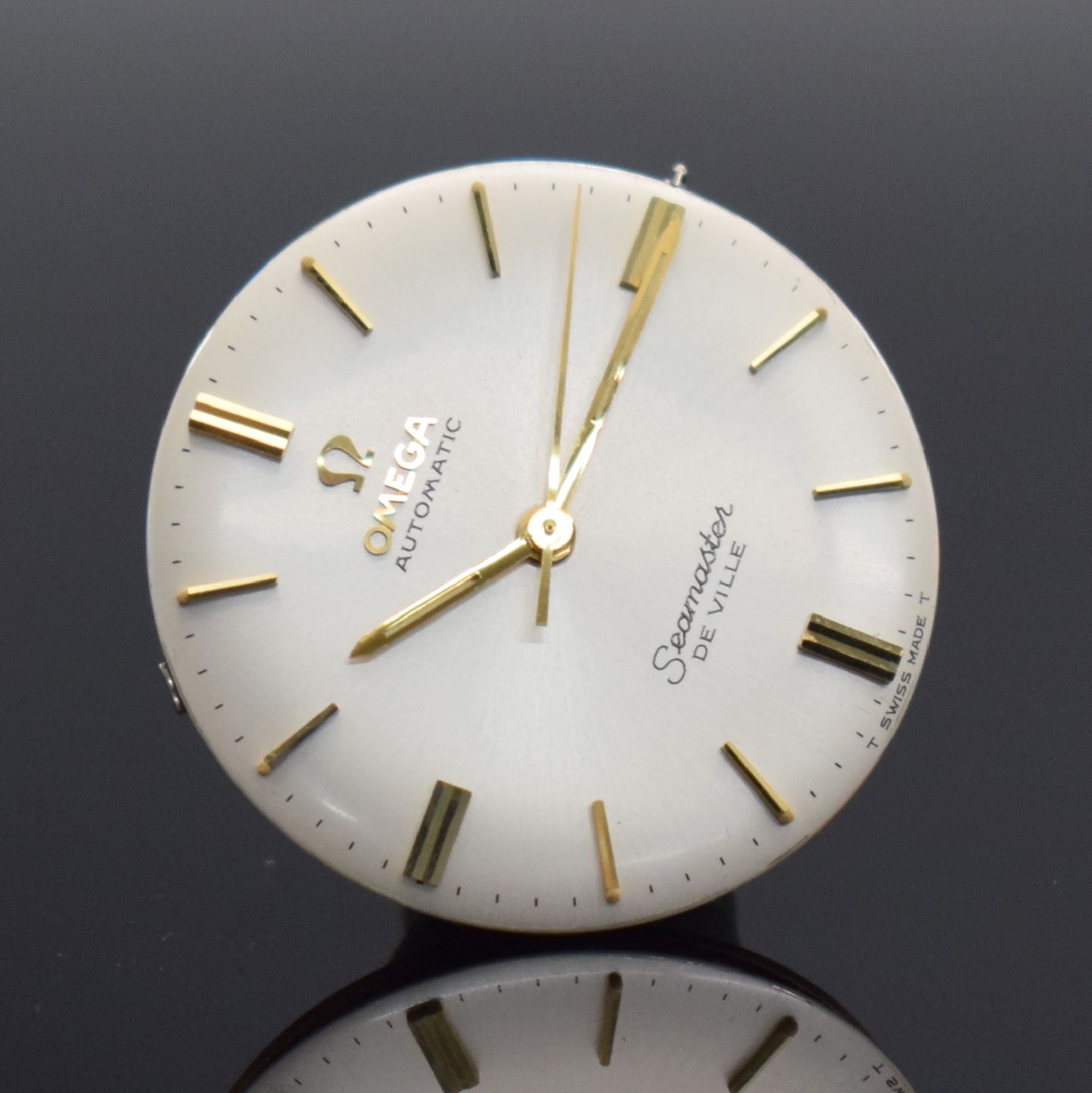 Detail h: OMEGA Seamaster De Ville Herrenarmbanduhr in Stahl/Gold, Schweiz um 1969, Automatik, Monocoque-Geh. Ref. 165.020, orig. Krone & Glas, silb. ...