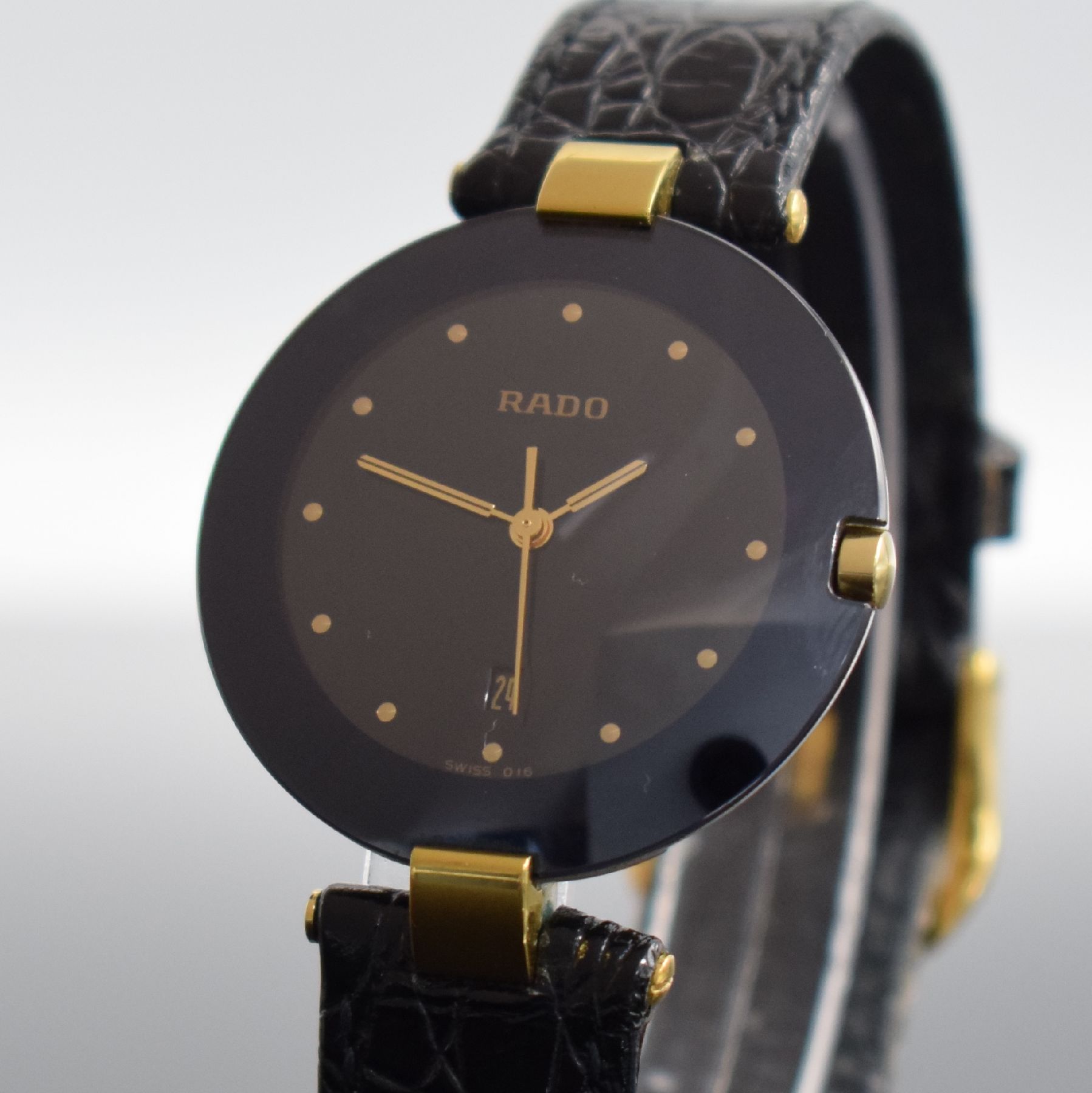 Detail a: RADO Damenarmbanduhr, Schweiz lt. orig. Papier verk. 09/1996, quarz, Stahlboden aufgedr., Ref. 129.4075.4N, gewölbtes Saphirglas, verg. Anstöße, ...