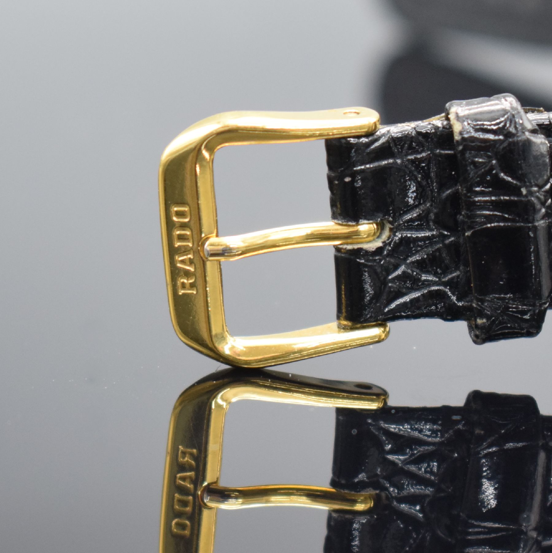 Detail e: RADO Damenarmbanduhr, Schweiz lt. orig. Papier verk. 09/1996, quarz, Stahlboden aufgedr., Ref. 129.4075.4N, gewölbtes Saphirglas, verg. Anstöße, ...