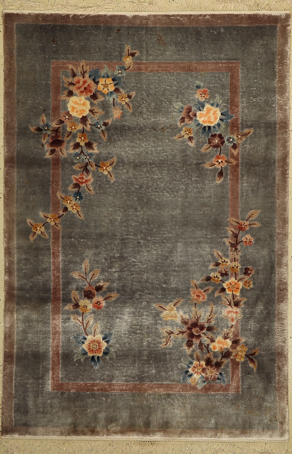 China Seide, China, ca. 50 Jahre, reine Naturseide, ca. 181 x 122 cm, EHZ: 2, (fleckig)