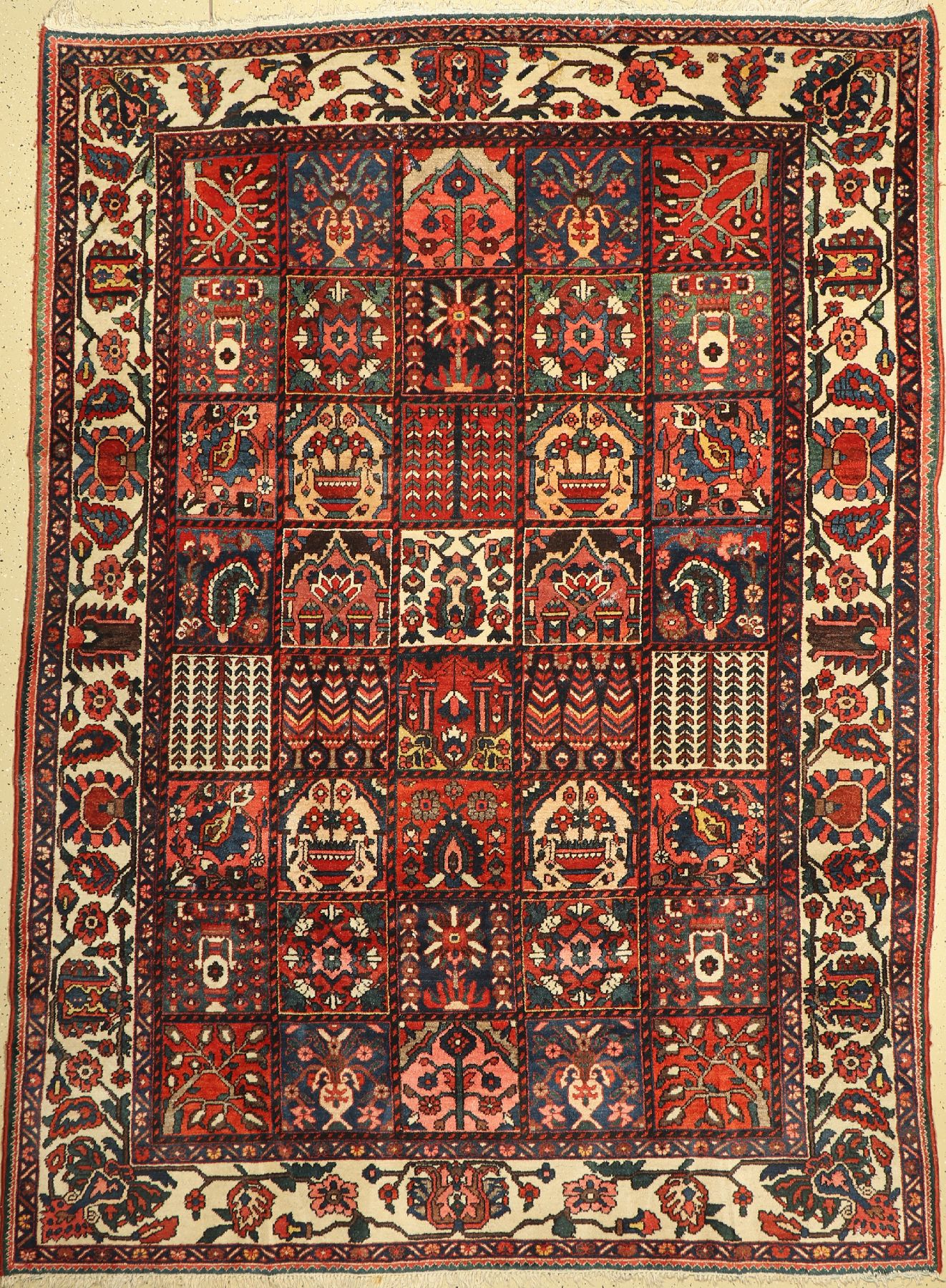 Bachtiar alt, Persien, um 1950, Wolle auf Baumwolle, ca. 297 x 217 cm, EHZ: 2