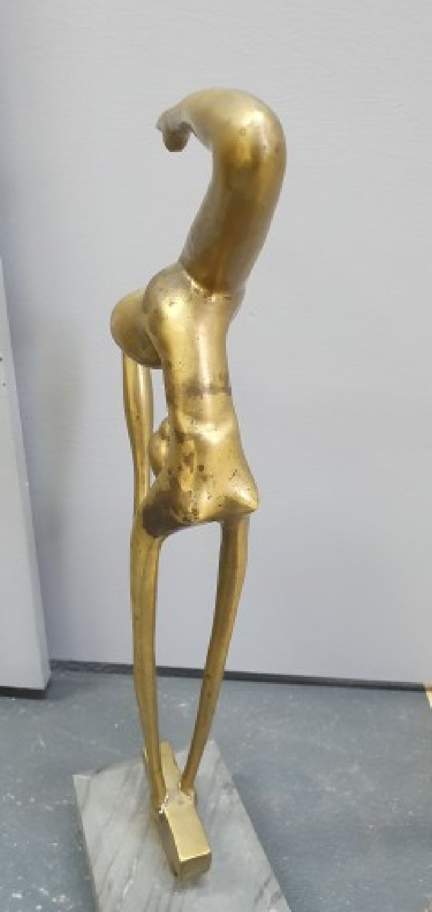 Detail d: Hattakittkosol Somchai, 1934 Bangkok - 2000, thailändischer Bildhauer u. Designer, Ballerina: Darstellung einer Tänzerin in Handstand-Pose, ...