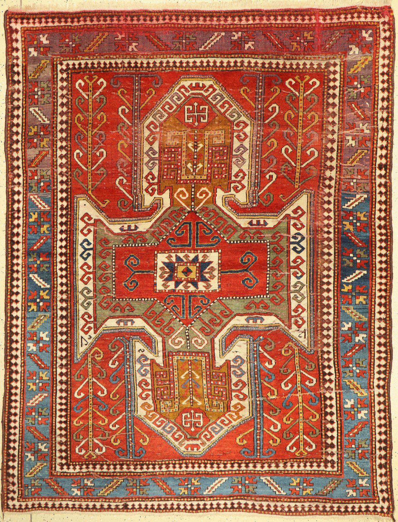 Antiker Sevan Schild-Kazak, Kaukasus, 19. Jhd, Wolle auf Wolle, ca. 223 x 170 cm, EHZ: 4, (Trittfalten)