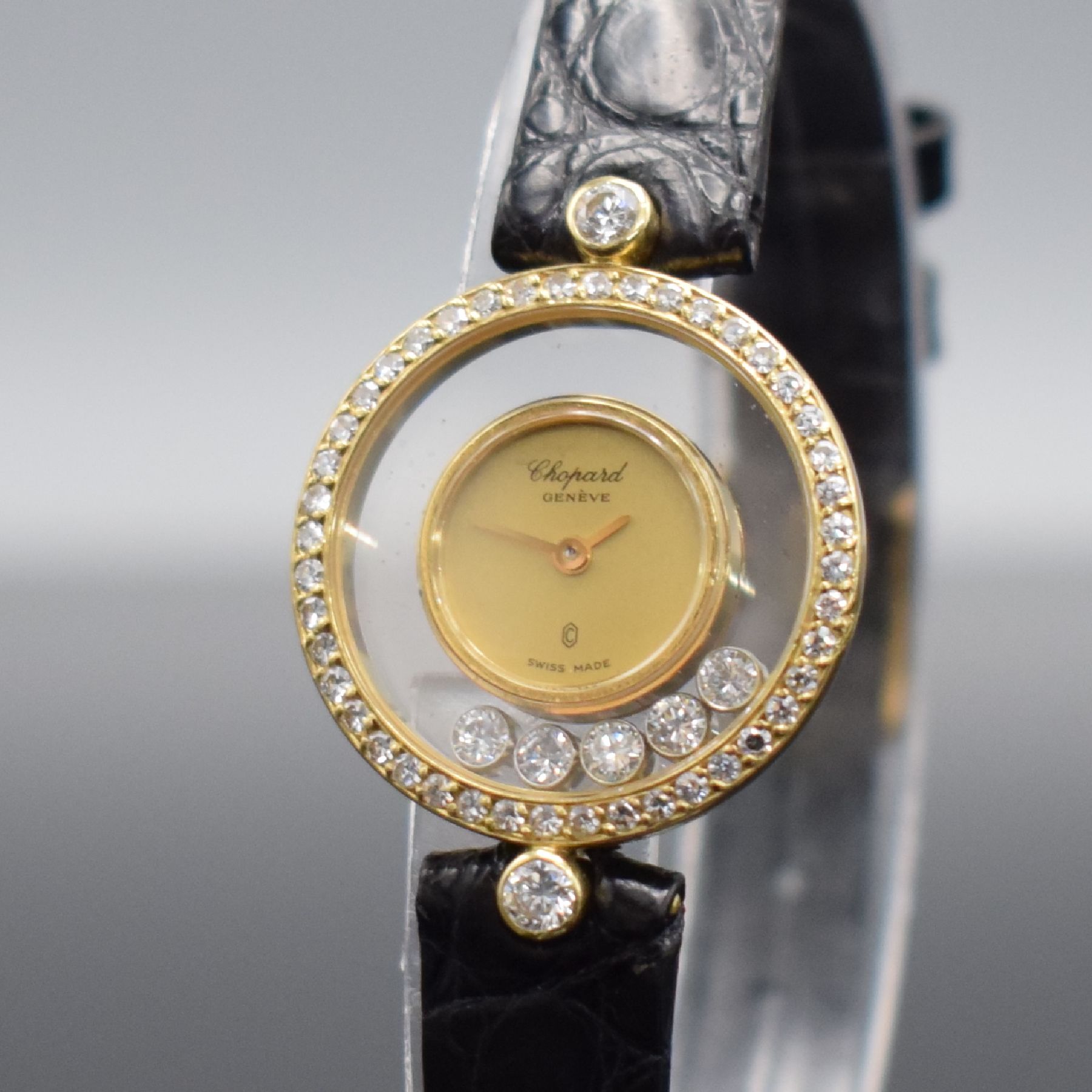 Detail c: CHOPARD Happy Diamonds Damenarmbanduhr in GG 750/000 mit Diamanten, Schweiz um 1995, quarz, Ref. 4052, beids. vergl. Geh. seitl. besch., Lünette & ...