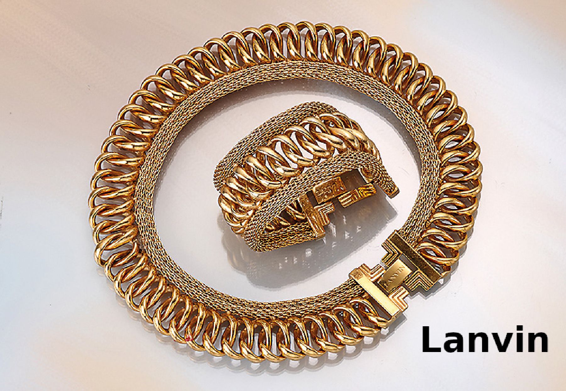 LANVIN Modeschmuckcollier und Armband, 1970er Jahre, massive Ausführung, Metall vergoldet, total ca. 380 g, sign. und bez. Made in Germany, L. ca. ...