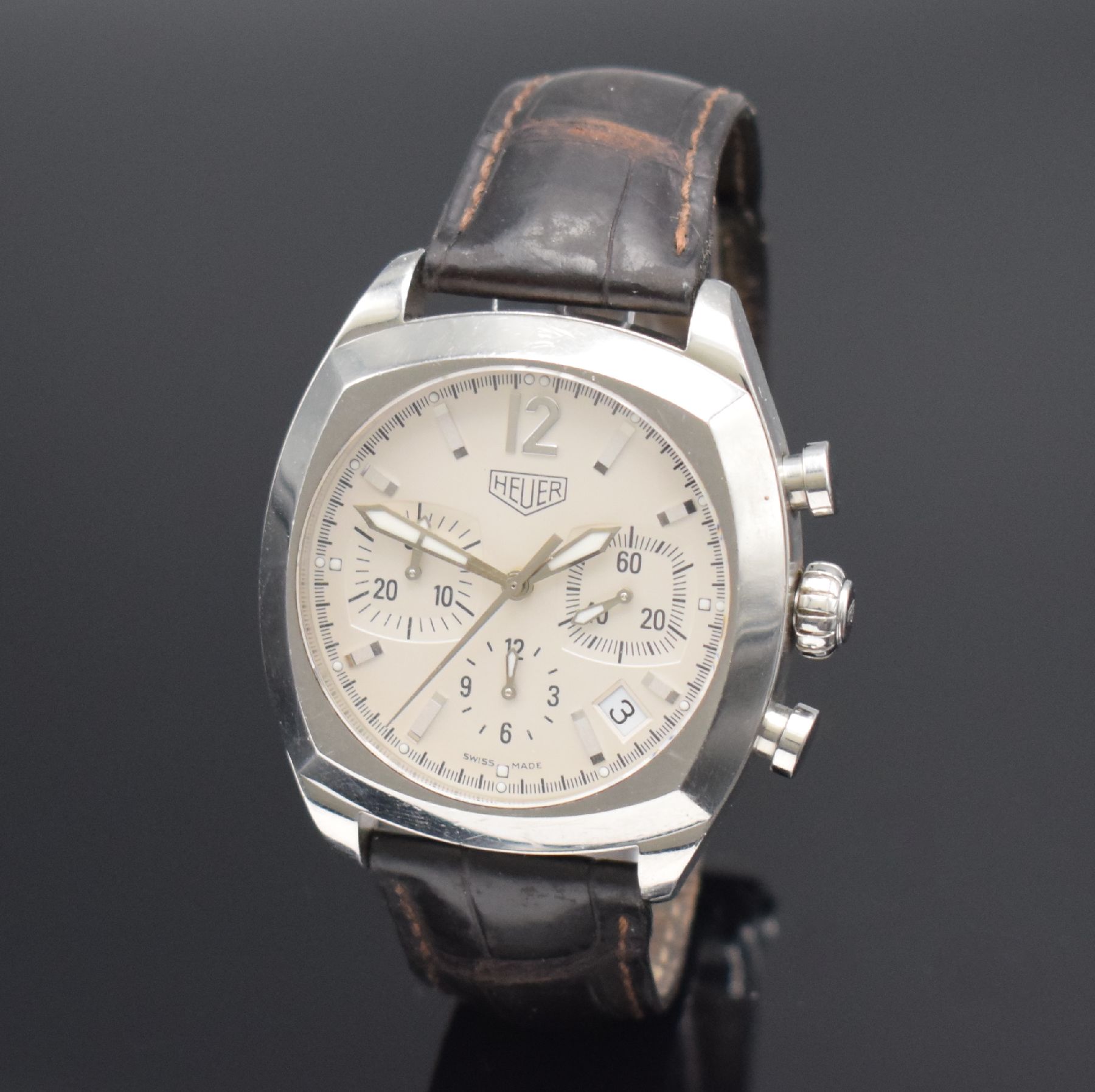 Detail b: HEUER Monza Herrenarmbanduhr mit Chronograph Referenz CR2111, Schweiz um 2000, Automatik, 2-teil. Edelstahlgeh., Boden 4-fach verschr., Lederband zu ...