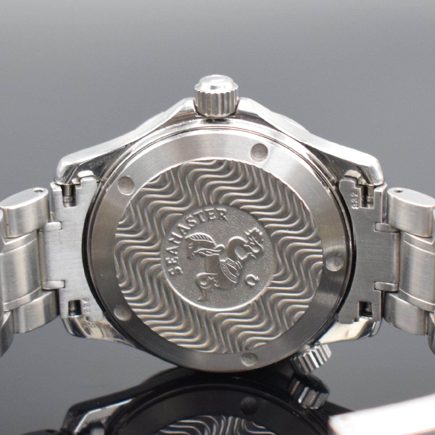 Detail d: OMEGA Seamaster Professional Chronometer Armbanduhr Referenz 168.1641, Schweiz um 2005, Automatik, verschr. Edelstahlgeh., ab Herst. 300m wasserd., ...