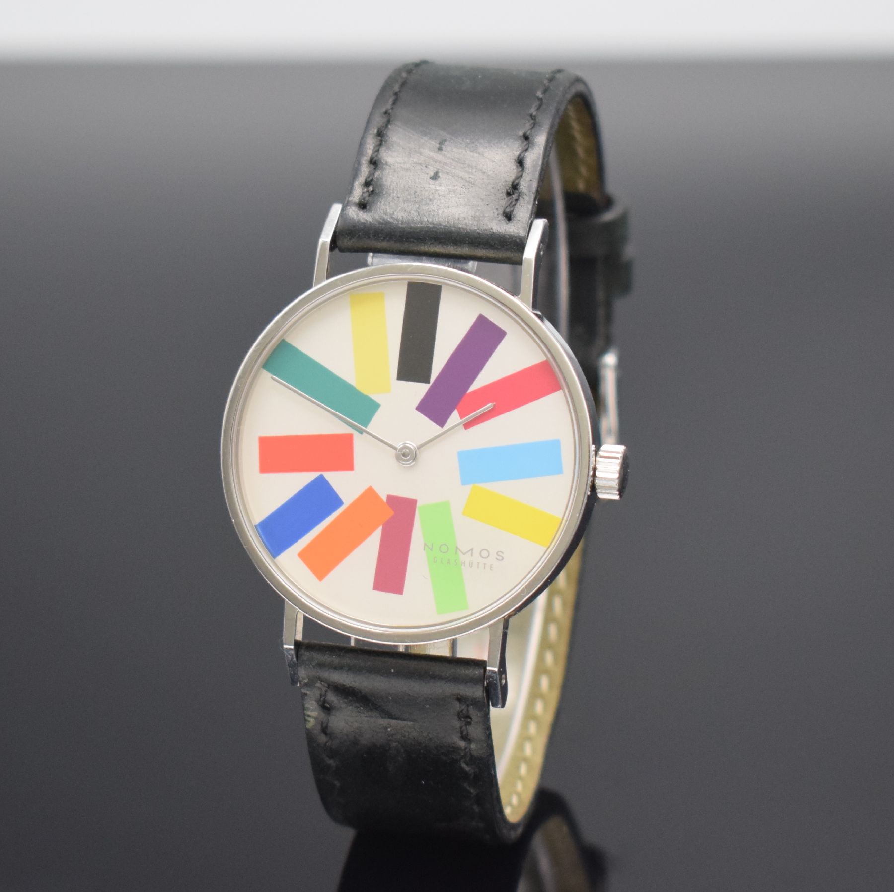Detail b: NOMOS Tangente Klaus Schmitt auf 12 Stück limitierte Armbanduhr, Deutschland um 2006, Handaufzug, 3-teil. Gehäuse in Edelstahl, Boden & Glasrand ...