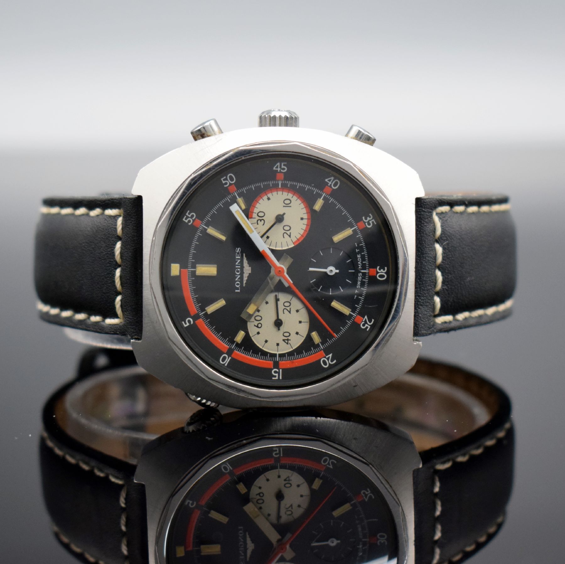 LONGINES Herrenarmbanduhr mit Chronograph in Stahl Kaliber Valjoux 72, Schweiz um 1968, Handaufzug, Ref. 8224-1, verschr. Boden, schwarzes Tritium ...