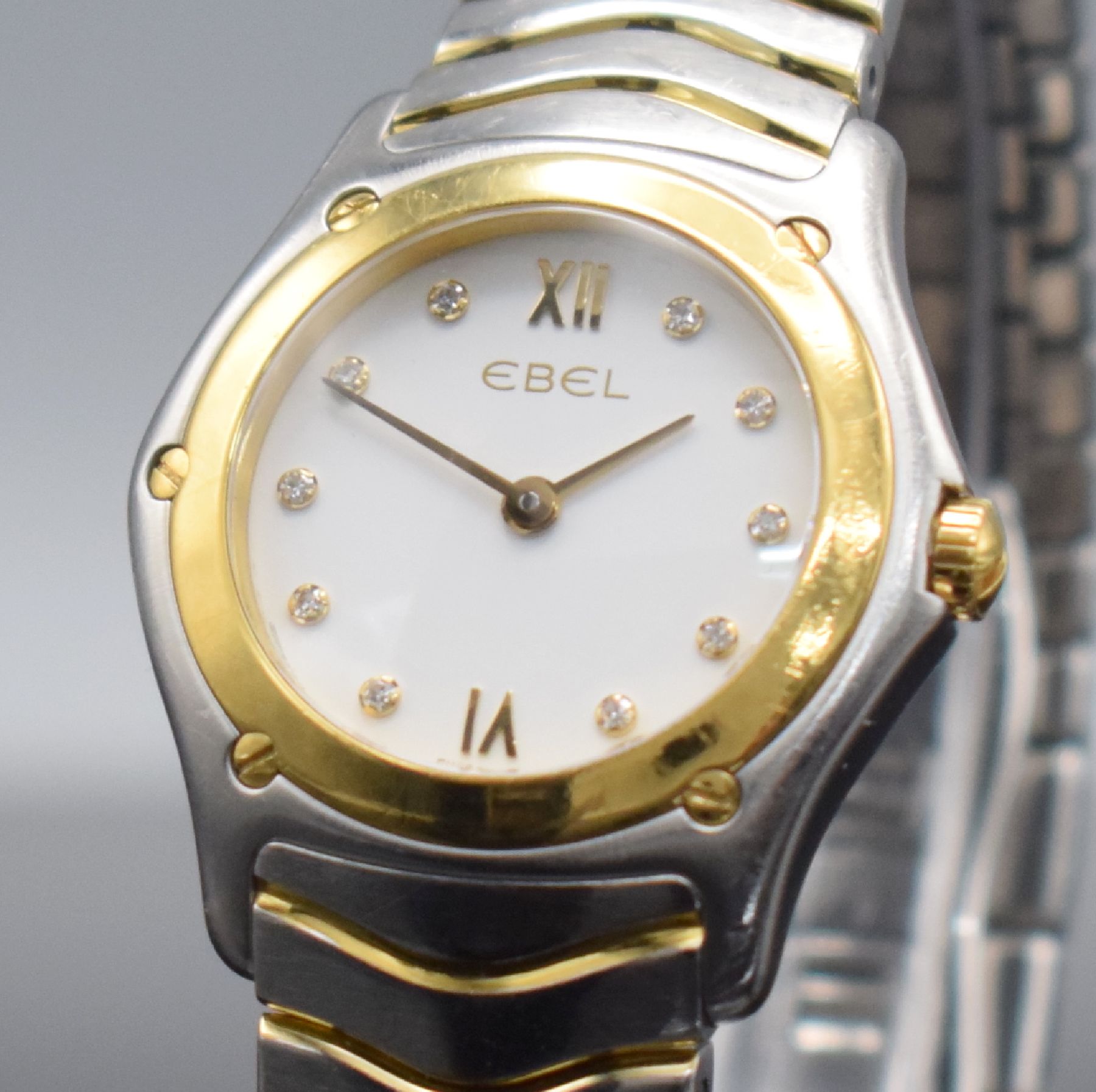 Detail c: EBEL Sport Classique Damenarmbanduhr in Stahl/Gold, Schweiz verk. lt. beil. Pap. 08/2002, quarz, Ref. 1090F21, GG 750/000 Lünette gegen Geh. 5-fach ...