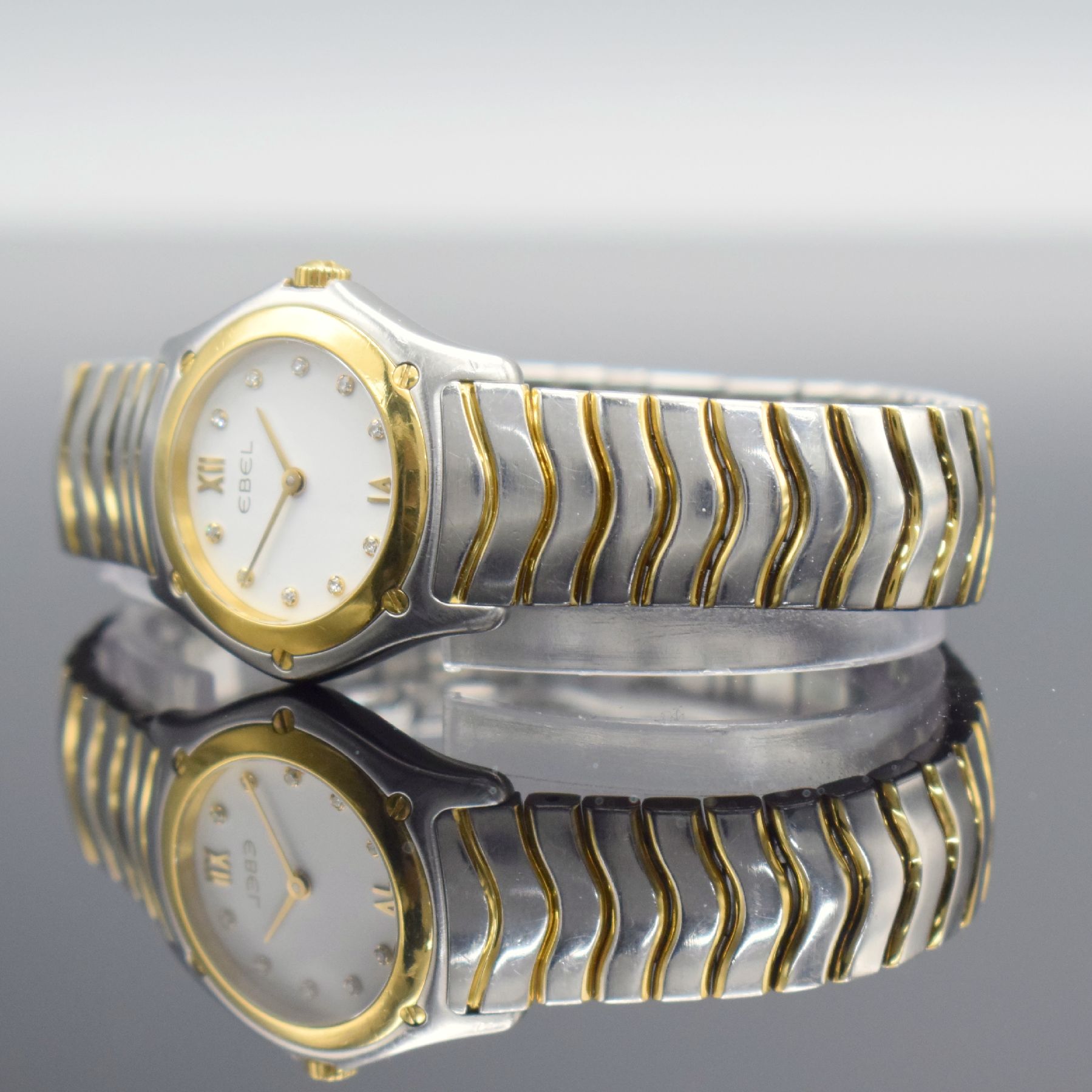 Detail d: EBEL Sport Classique Damenarmbanduhr in Stahl/Gold, Schweiz verk. lt. beil. Pap. 08/2002, quarz, Ref. 1090F21, GG 750/000 Lünette gegen Geh. 5-fach ...