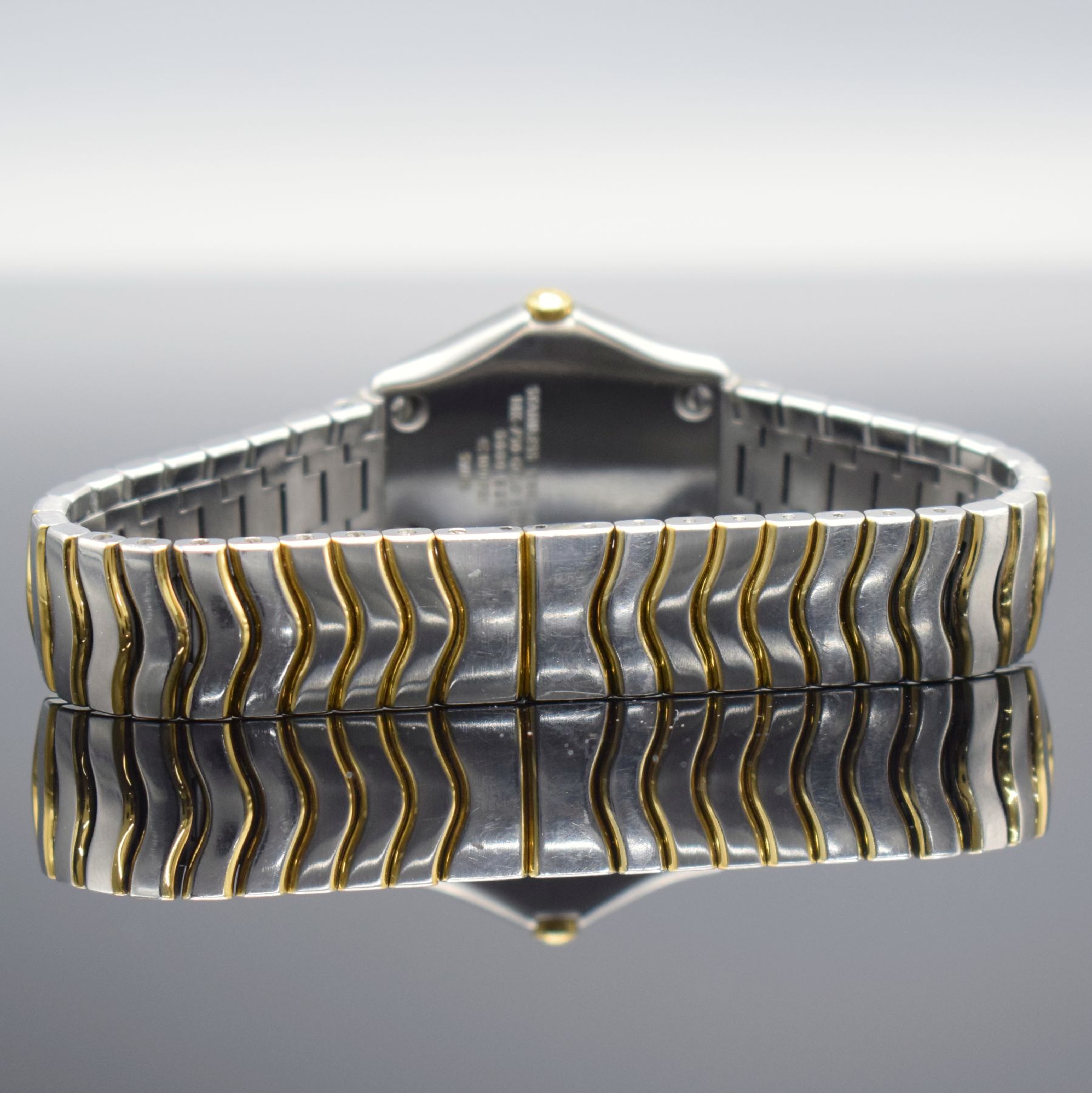 Detail e: EBEL Sport Classique Damenarmbanduhr in Stahl/Gold, Schweiz verk. lt. beil. Pap. 08/2002, quarz, Ref. 1090F21, GG 750/000 Lünette gegen Geh. 5-fach ...