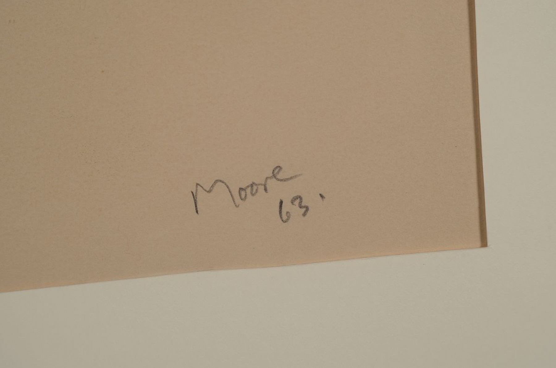 Detail a: Henri Moore, 1898 Castleford - 1986 Much Hadham, acht Figuren, Farblitho auf Papier, num. 1/30, re. u. signiert und dat. 63, gebräunt und eine Ecke ...
