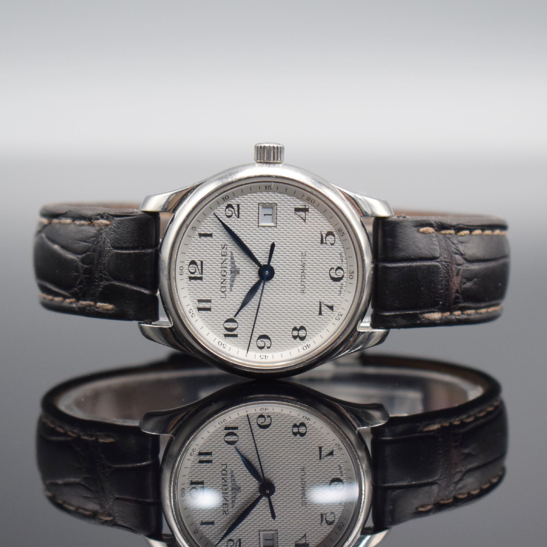 LONGINES Damenarmbanduhr aus der Master Collection Referenz L22574783, Automatik, Edelstahlgeh. inkl. Lederband (zu ern.) m. orig. dopp. Faltschl., ...
