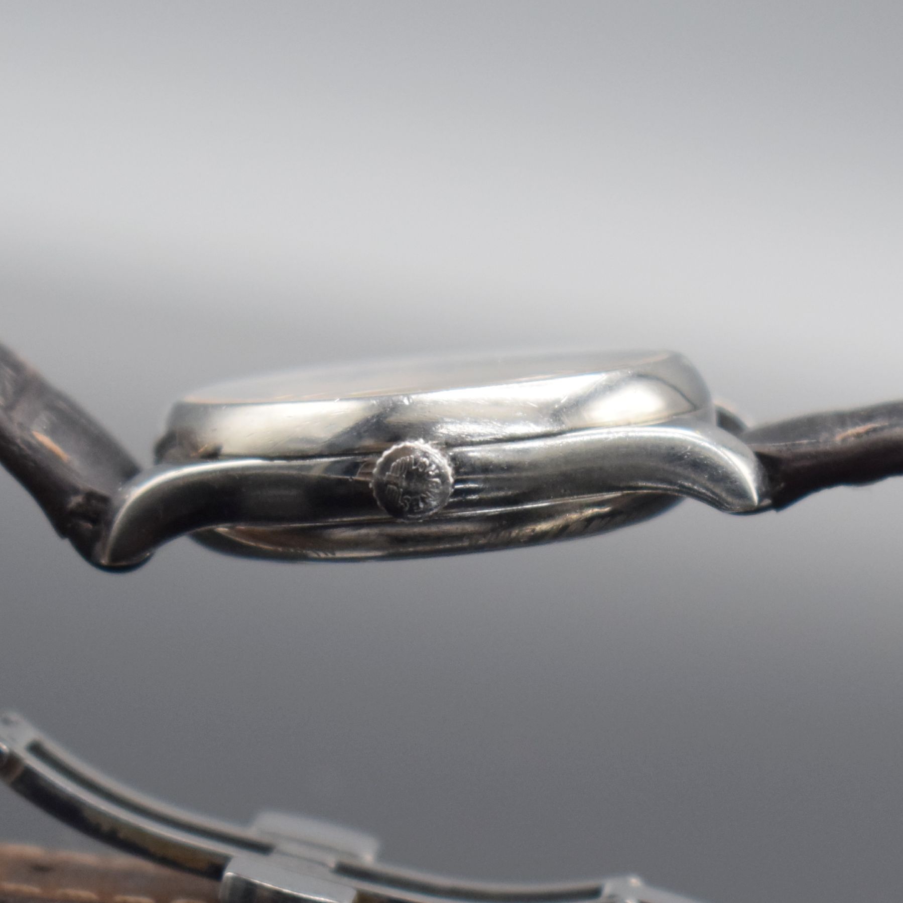 Detail e: LONGINES Damenarmbanduhr aus der Master Collection Referenz L22574783, Automatik, Edelstahlgeh. inkl. Lederband (zu ern.) m. orig. dopp. Faltschl., ...