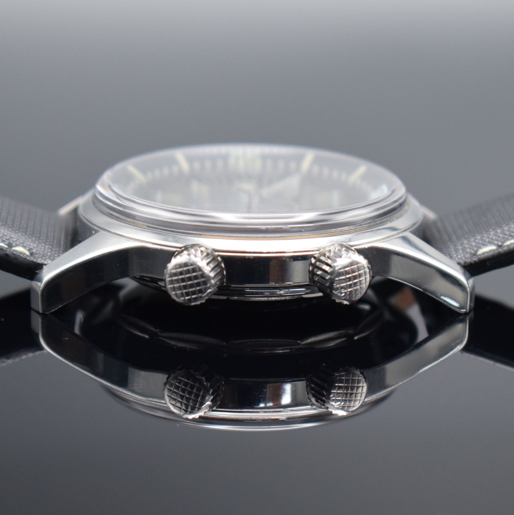 Detail e: LONGINES Legend Diver Watch Herrenarmbanduhr Referenz L3.674.4, Schweiz um 2009, Automatik, verschr. Edelstahlgeh., Boden m. Tauchersymbolik, orig. ...