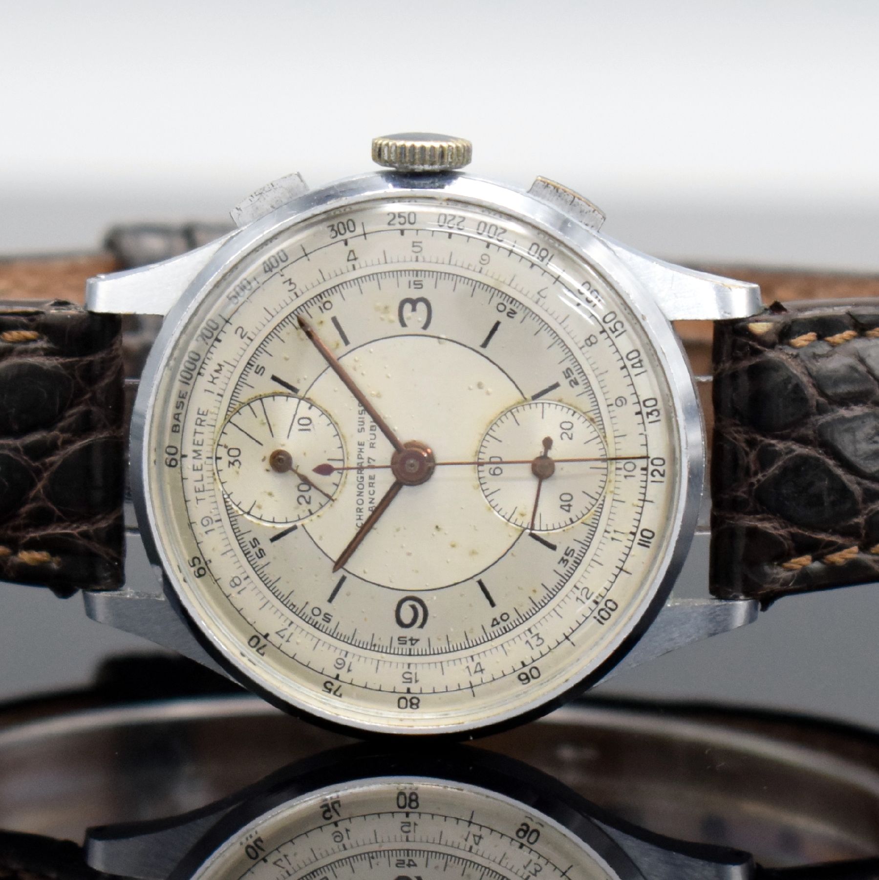 Detail a: CHRONOGRAPHE SUISSE Herrenarmbanduhr mit Chronograph Kaliber Venus 170, Schweiz 1940er Jahre, Handaufzug, verchr. Gehäuse, Stahlboden gedr., silb. ...