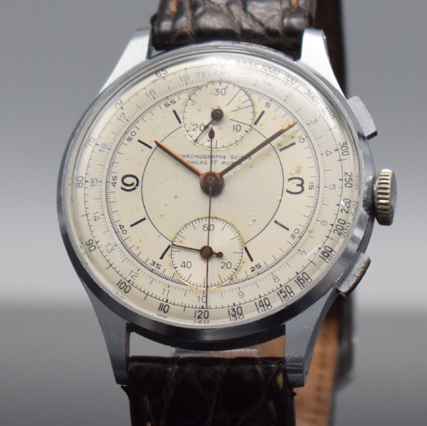 Detail c: CHRONOGRAPHE SUISSE Herrenarmbanduhr mit Chronograph Kaliber Venus 170, Schweiz 1940er Jahre, Handaufzug, verchr. Gehäuse, Stahlboden gedr., silb. ...