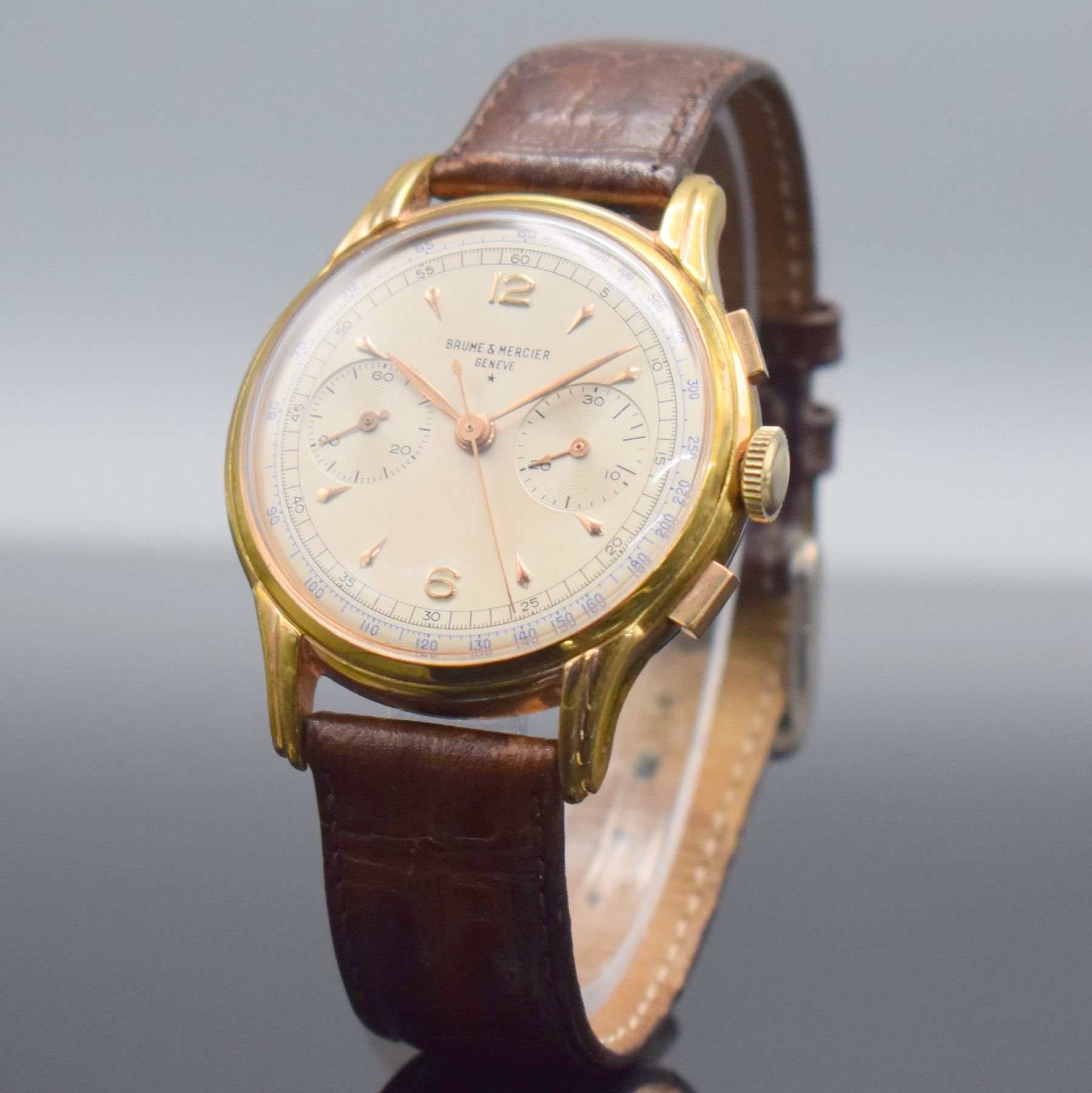 Detail b: Herrenarmbanduhr mit Chronograph Kaliber Landeron 48, Schweiz um 1950, Handaufzug, verg. Geh., Stahlboden aufgedr., Zifferbl. bez. "Baume & ...