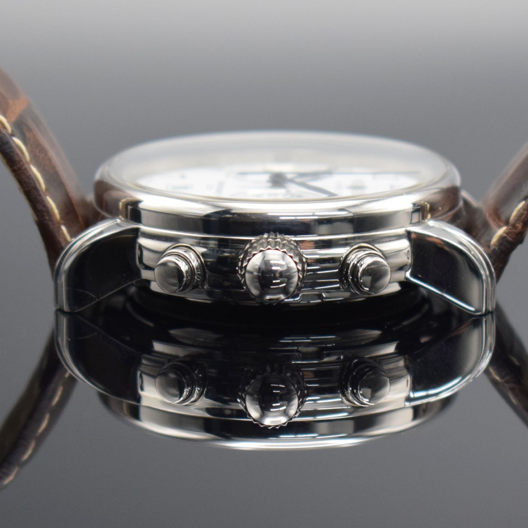 Detail d: ZEPPELIN Herrenarmbanduhr mit Chronograph, Deutschland um 2009, Handaufzug, Ref. LZ 127, beids. vergl. Edelstahlgeh., Boden geschr., weißes ...