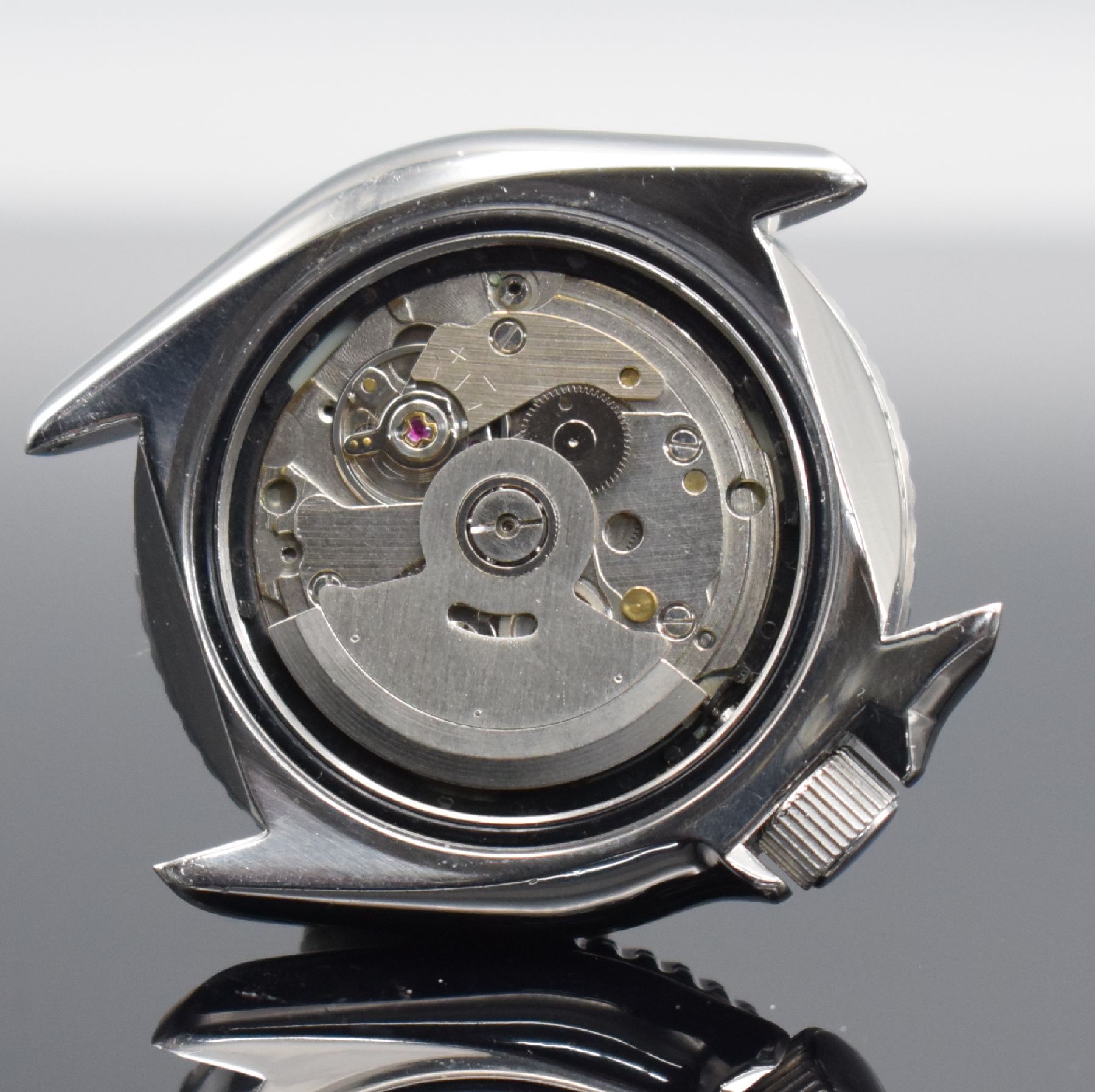 Detail h: SEIKO Scuba Diver`s Herrenarmbanduhr, Japan 1990er Jahre, Automatik, Ref. 7002-7000, massives verschr. Geh. in Edelstahl, beids. drehb. Lünette m. ...