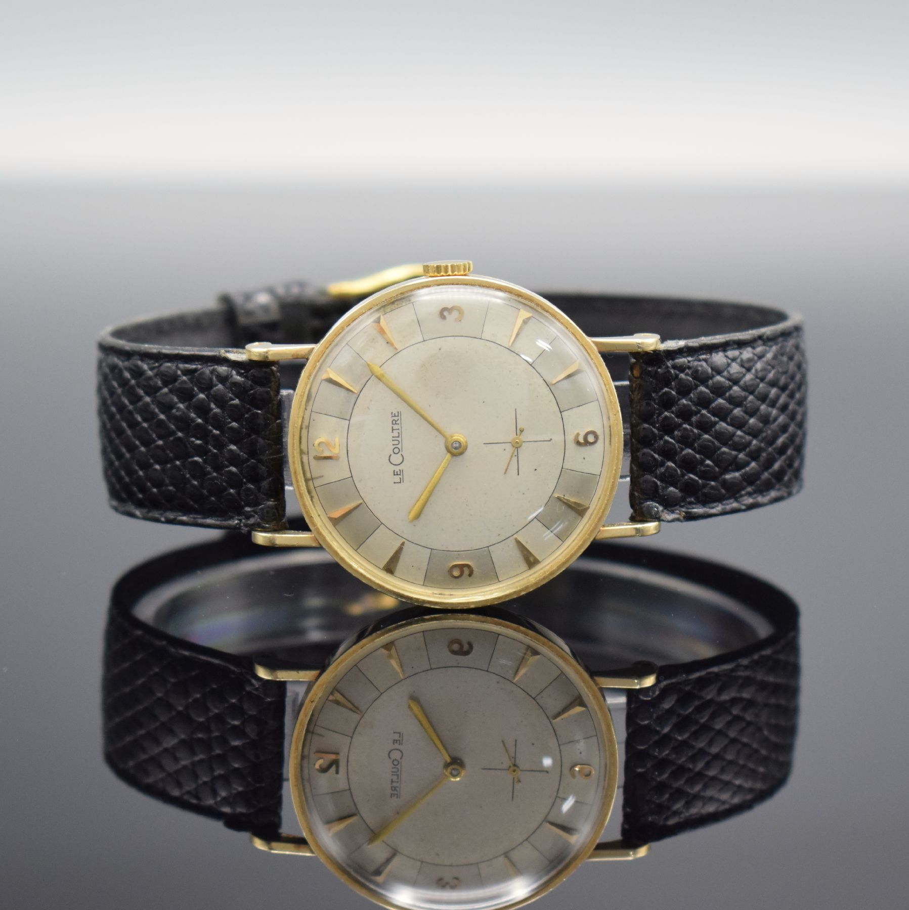 LeCoultre Herrenarmbanduhr in GG 585/000 Referenz 727-722-103, Schweiz/USA um 1955, Handaufzug, 2-teil. Geh., Boden aufgedr., ausgef. ...