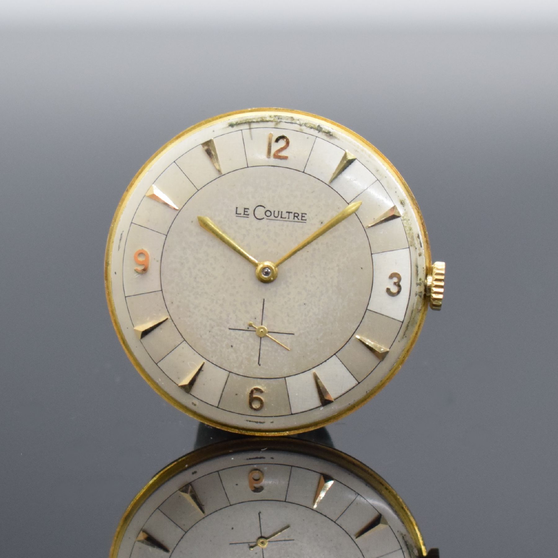 Detail g: LeCoultre Herrenarmbanduhr in GG 585/000 Referenz 727-722-103, Schweiz/USA um 1955, Handaufzug, 2-teil. Geh., Boden aufgedr., ausgef. ...