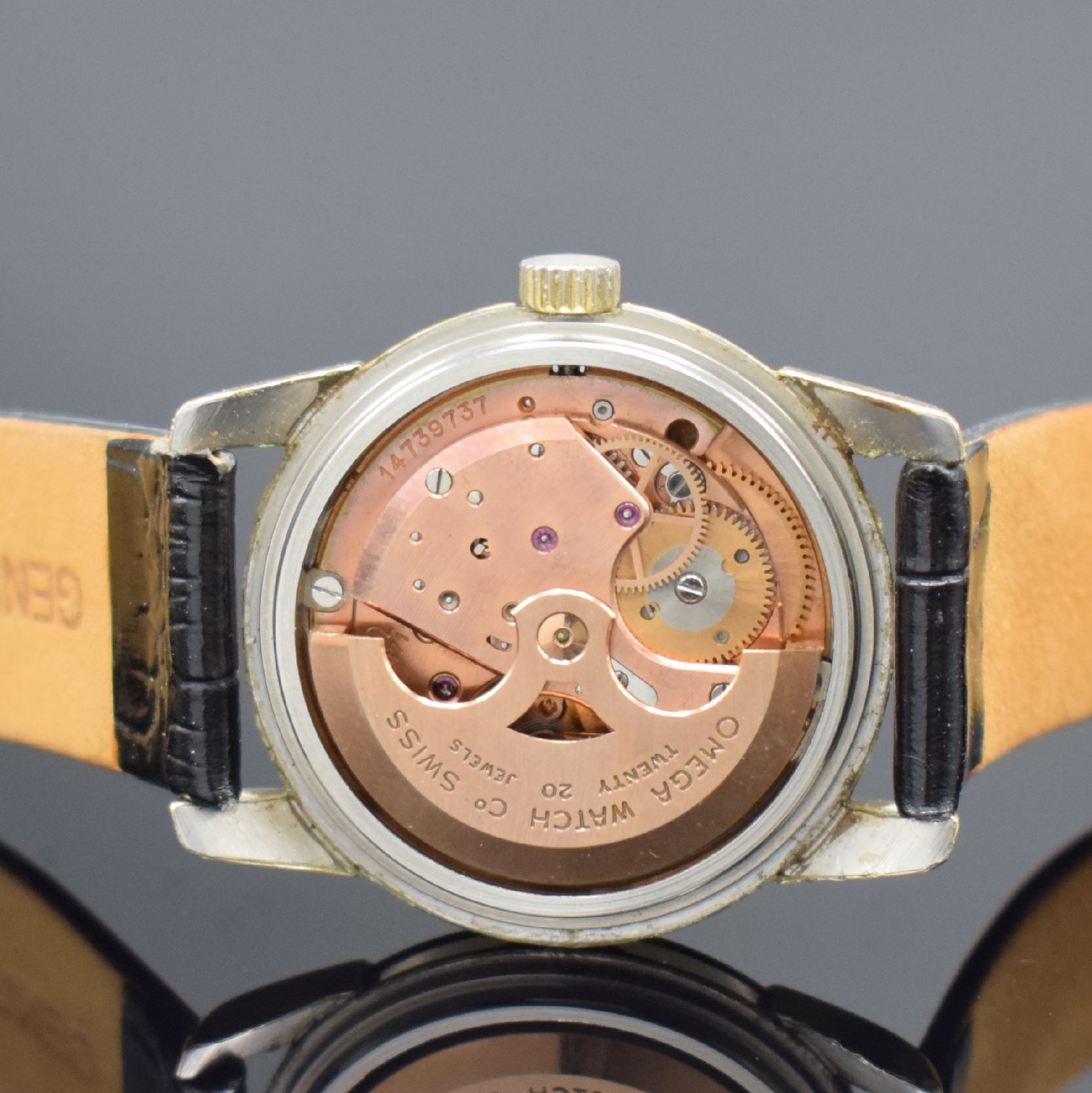 Detail e: OMEGA seltene Armbanduhr Serie Seamaster Referenz 2828-4 SC, Automatik, Schweiz um 1955, Edelstahlgeh. m. Goldhaube, Boden aufgedr., Zifferbl. m. ...
