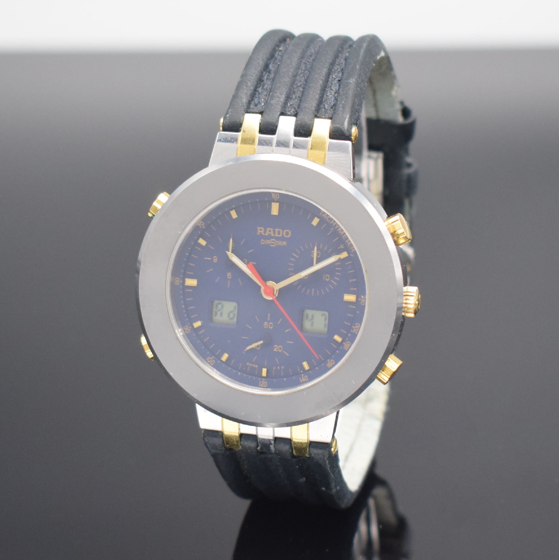 Detail b: RADO Herrenarmbanduhr mit Chronograph Serie Diastar, Schweiz um 1995, quarz, Ref. 539.0377.3, kratzfestes Stahlgeh., Boden aufgedr., orig. Lederband ...