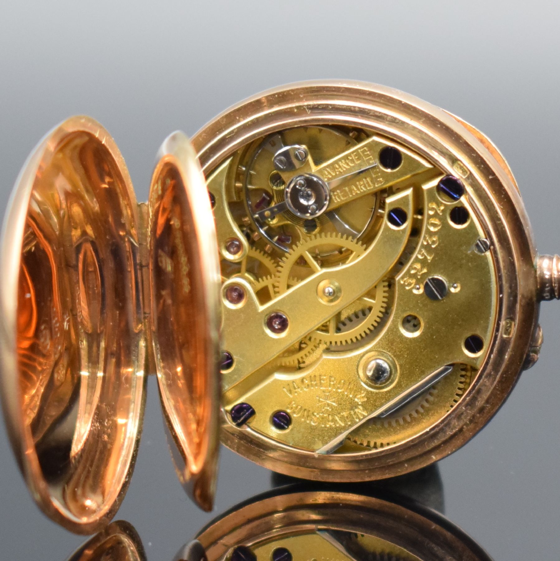 Detail f: VACHERON & CONSTANTIN offene Damentaschenuhr in RG 585/000, Schweiz um 1910, glattes 2- Deckel Goldgeh. l. dell., Rücks. m. Monogramm, ...
