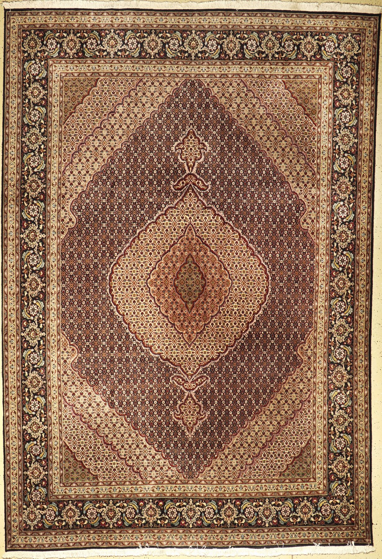Täbriz Mahi, Persien, ca. 50 Jahre, Wolle auf Baumwolle, ca. 360 x 250 cm, EHZ: 2