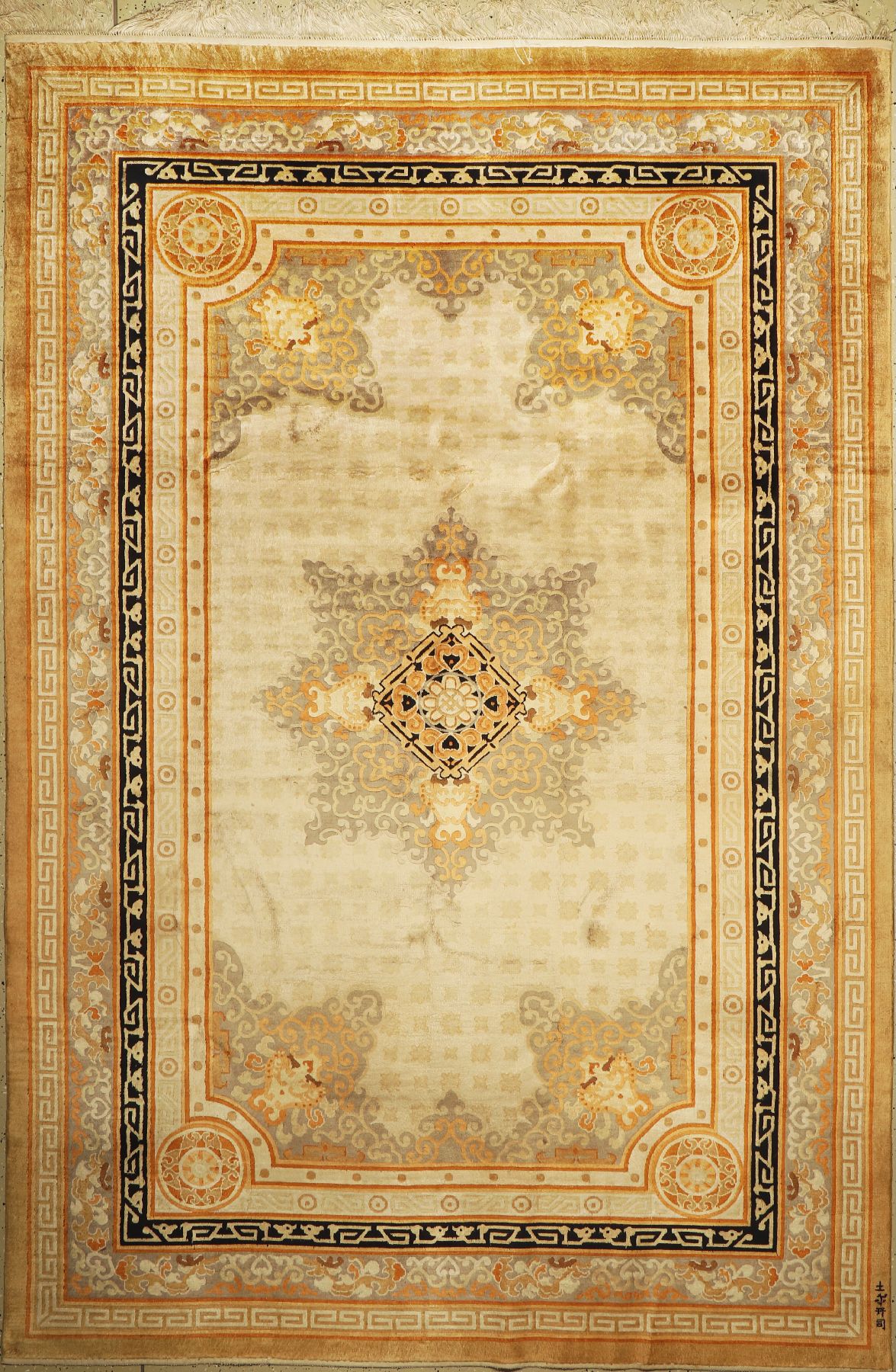 Peking Seide, China, ca. 50 Jahre, reine Naturseide, ca. 270 x 182 cm, EHZ: 2